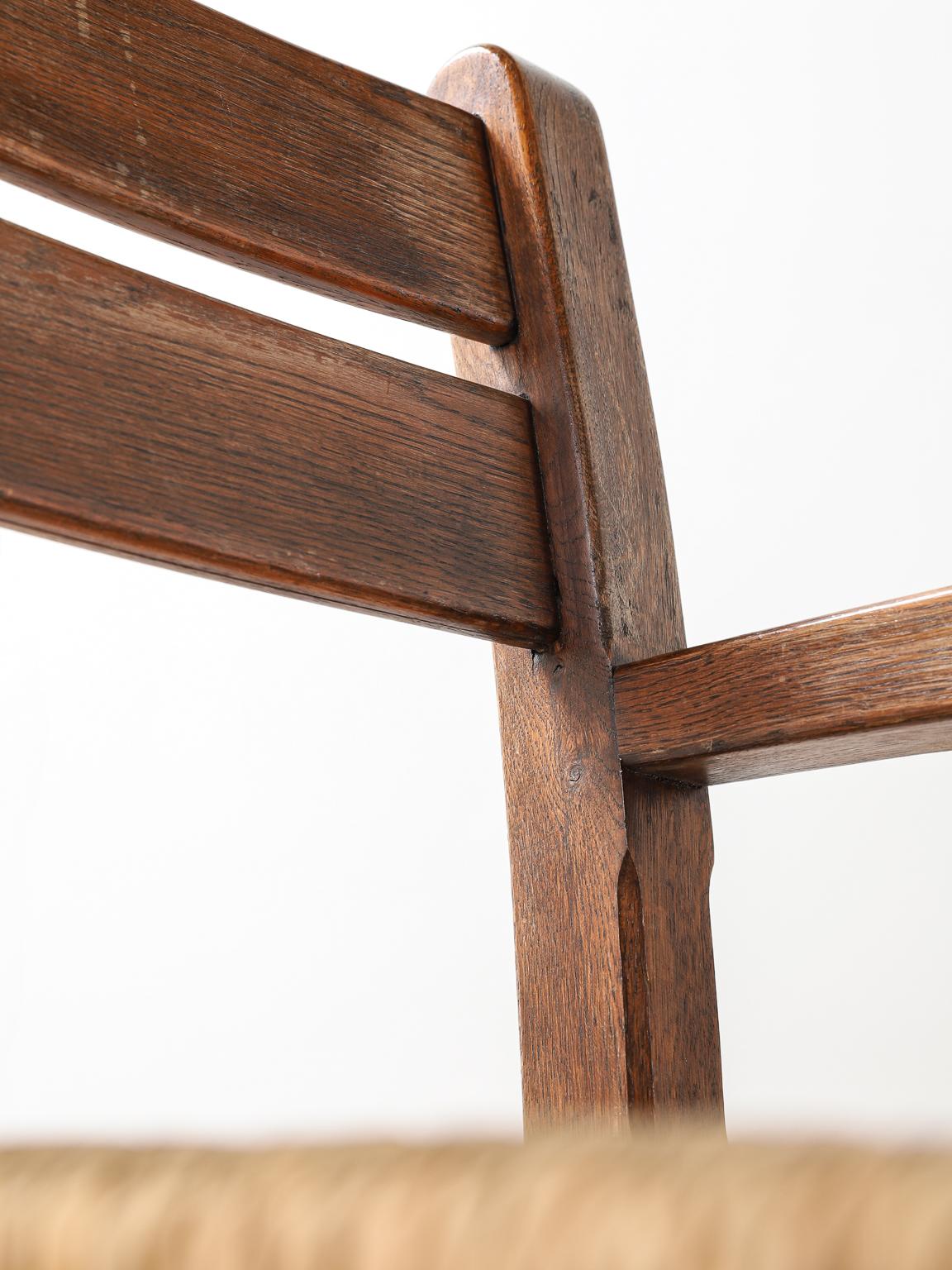 Coppia di poltrone francesi anni '50 in Oak e paglia intrecciata in vendita 3