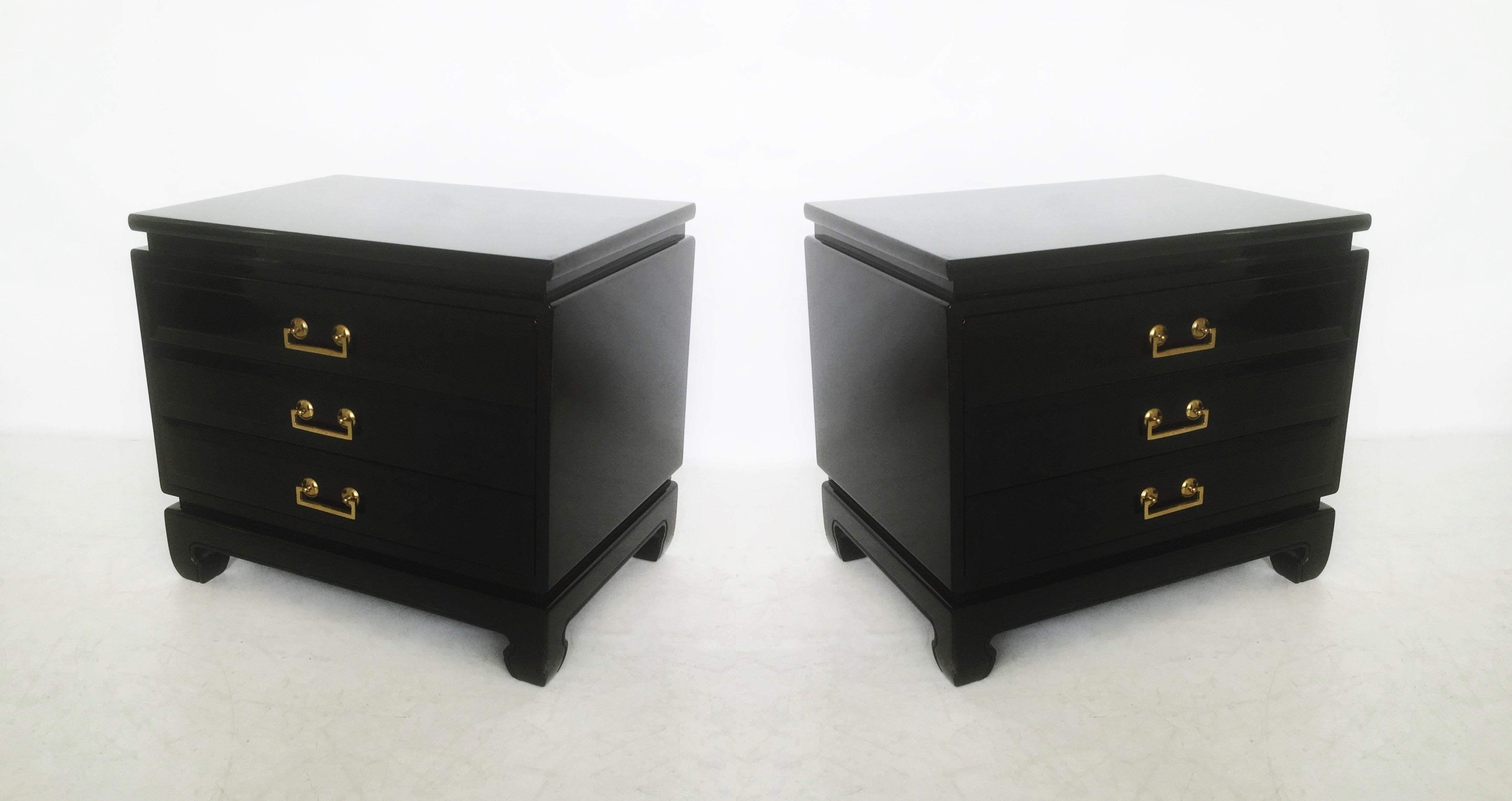 Pair of Midcentury Asian Style Lacquered Three-Drawer Chests 3
