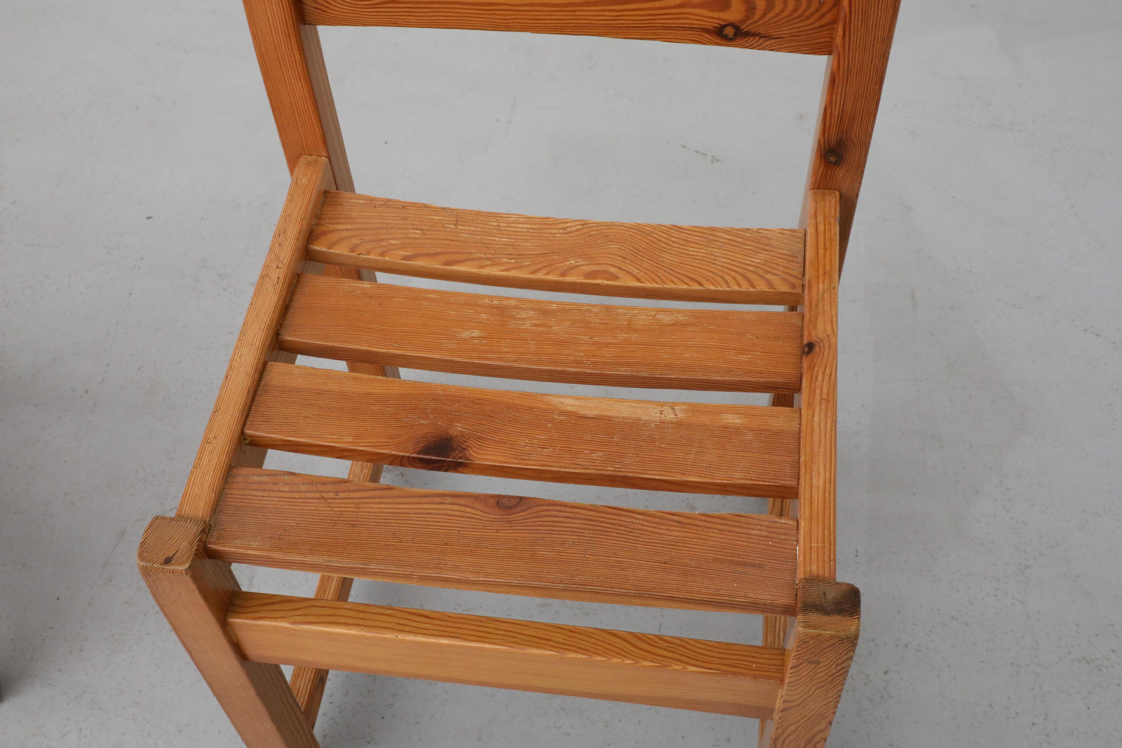 Pair of Mid-Century Ate van Apeldoorn Style Ladder Back Pine Chairs For Sale 5