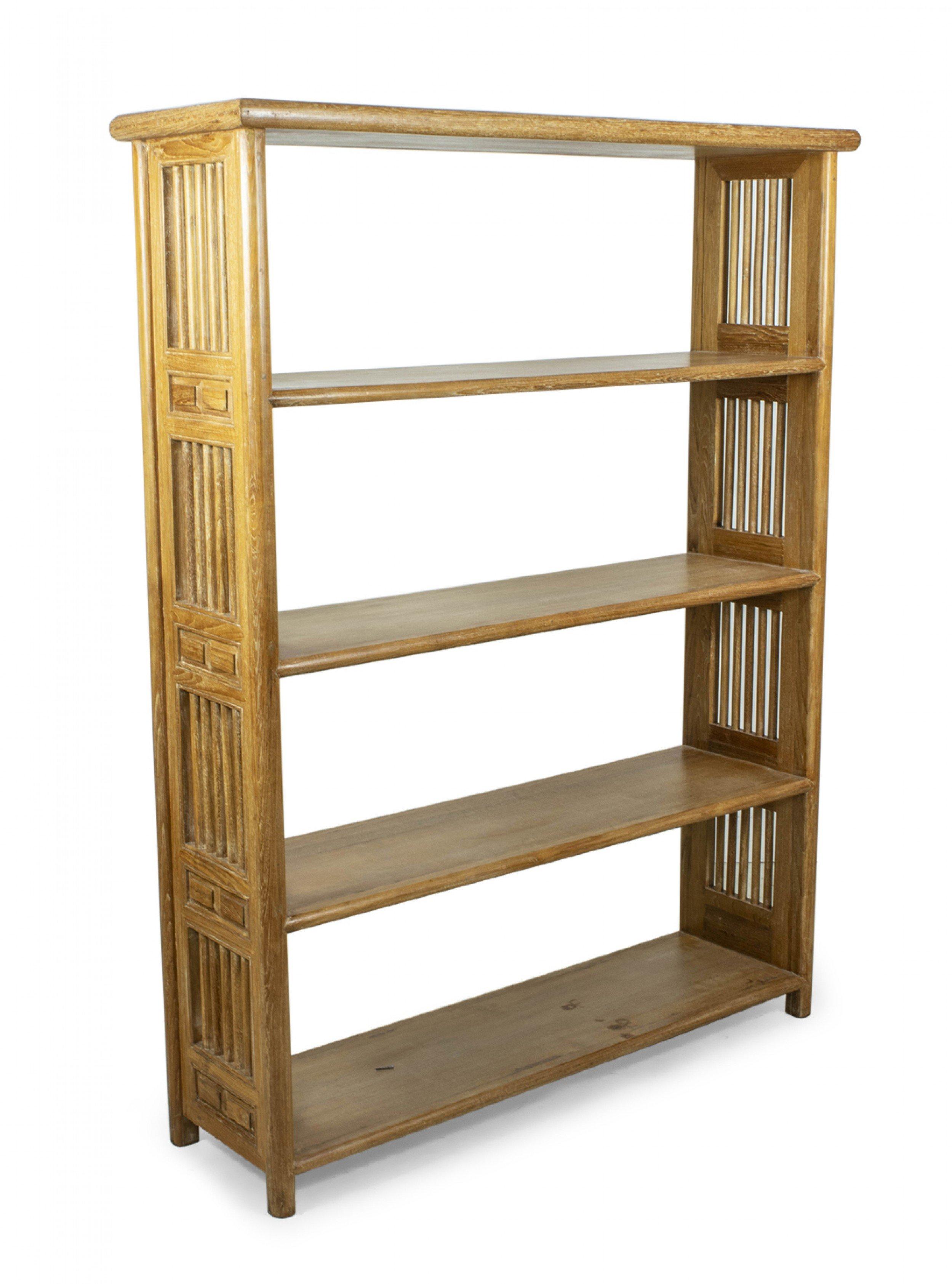 Coppia di librerie a giorno in stile austriaco della metà del secolo, in Oak Oak in vendita 1