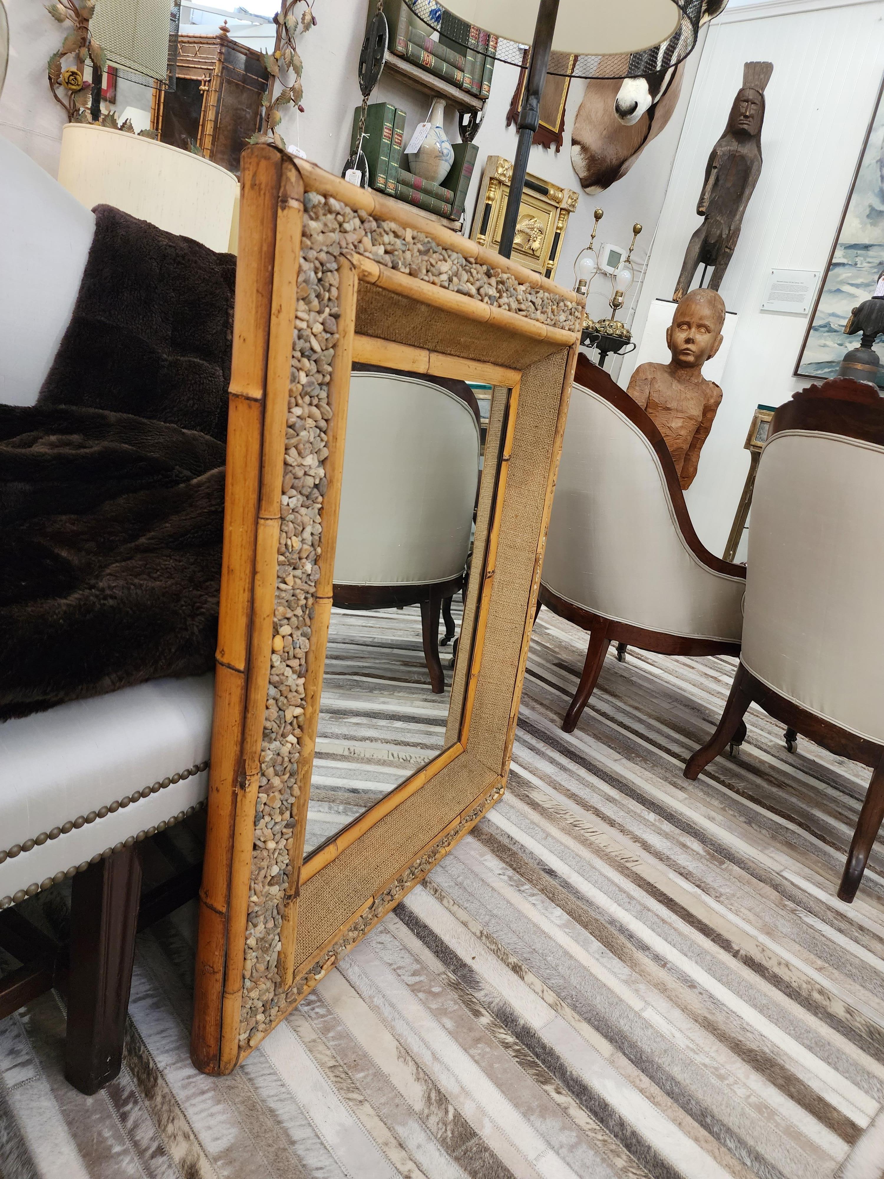 Americano Coppia di specchi in bambù con accenti di ciottoli, circa anni '40 in vendita