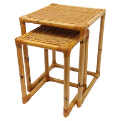 Paire de tables d'appoint en bambou et rotin du milieu du siècle, années 1960