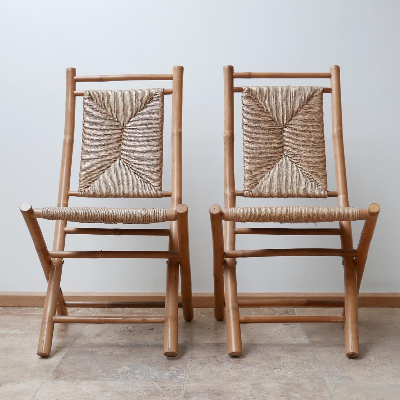 Pair of Midcentury Bamboo and Rush Foldable Chairs In Good Condition In London, GB