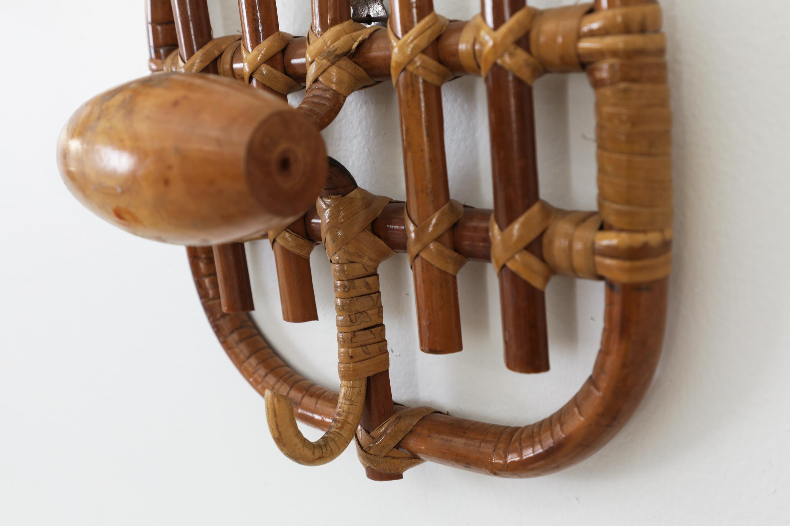 Pair of Mid-Century Bamboo and Wood Hooks Attributed to Vittorio Bonacina For Sale 8
