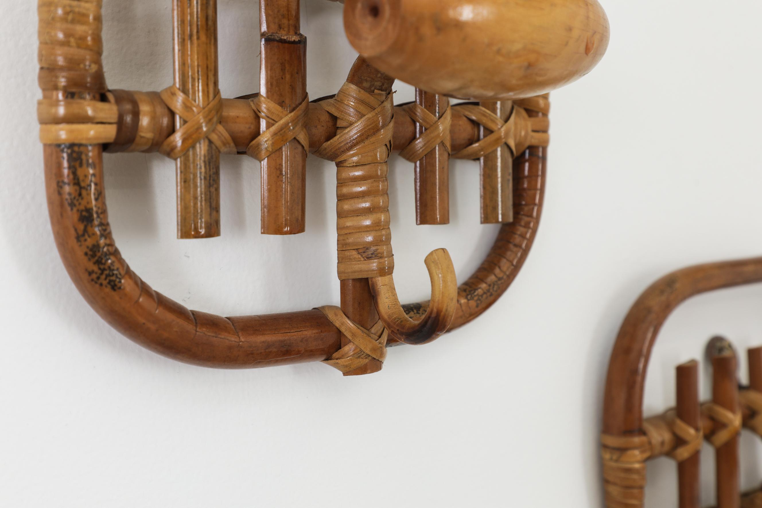 Pair of Mid-Century Bamboo and Wood Hooks Attributed to Vittorio Bonacina For Sale 11