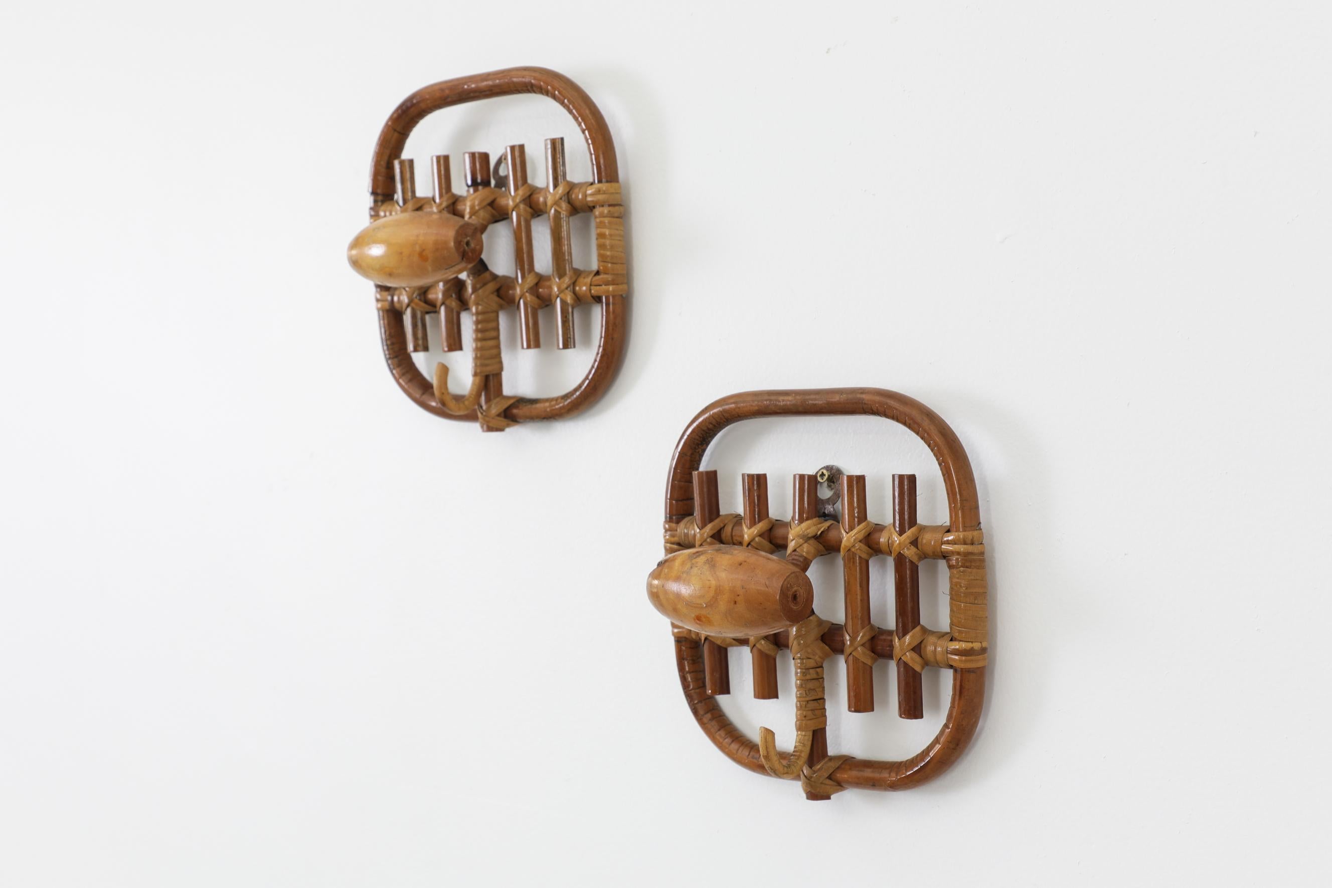 Mid-20th Century Pair of Mid-Century Bamboo and Wood Hooks Attributed to Vittorio Bonacina For Sale