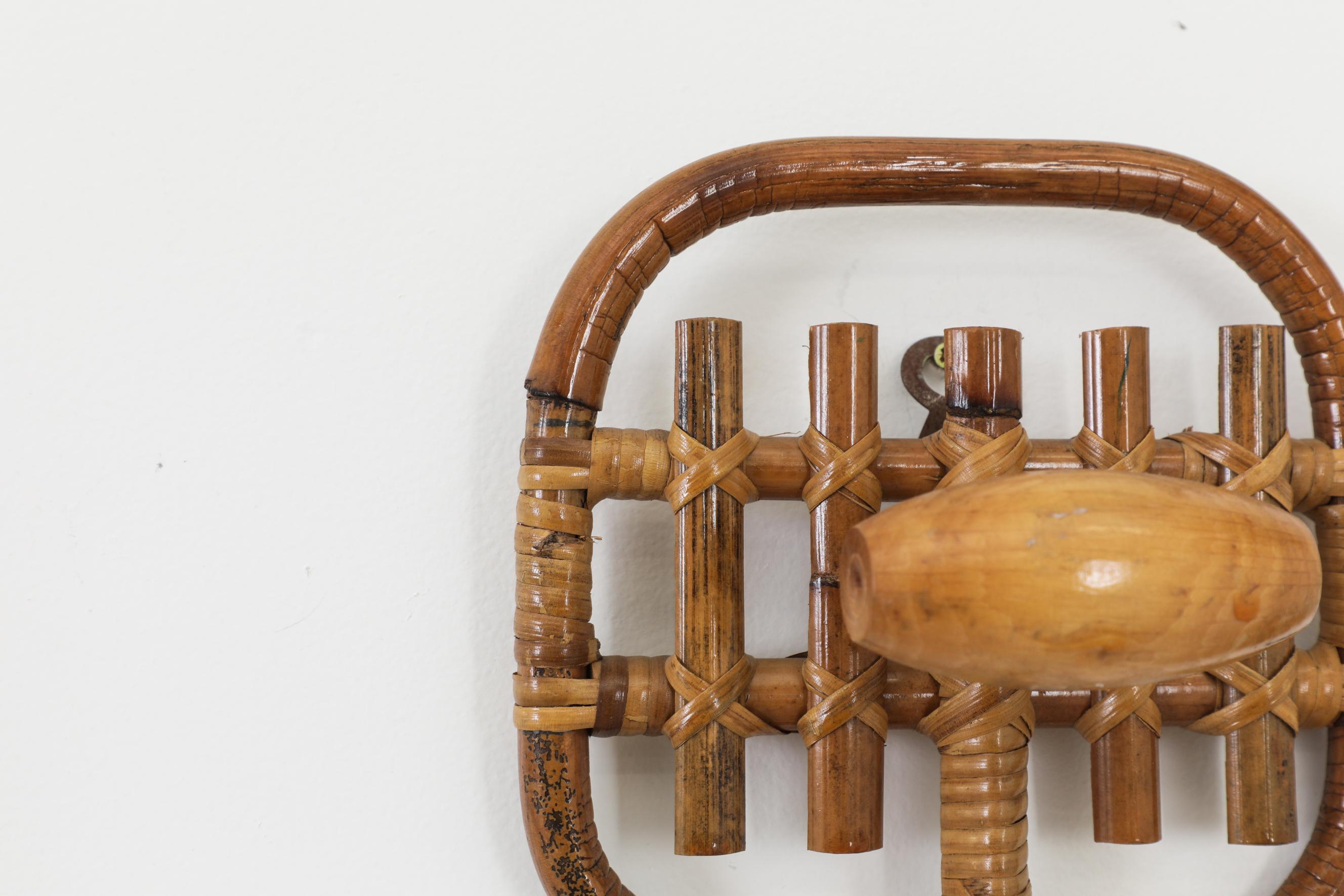 Pair of Mid-Century Bamboo and Wood Hooks Attributed to Vittorio Bonacina For Sale 2