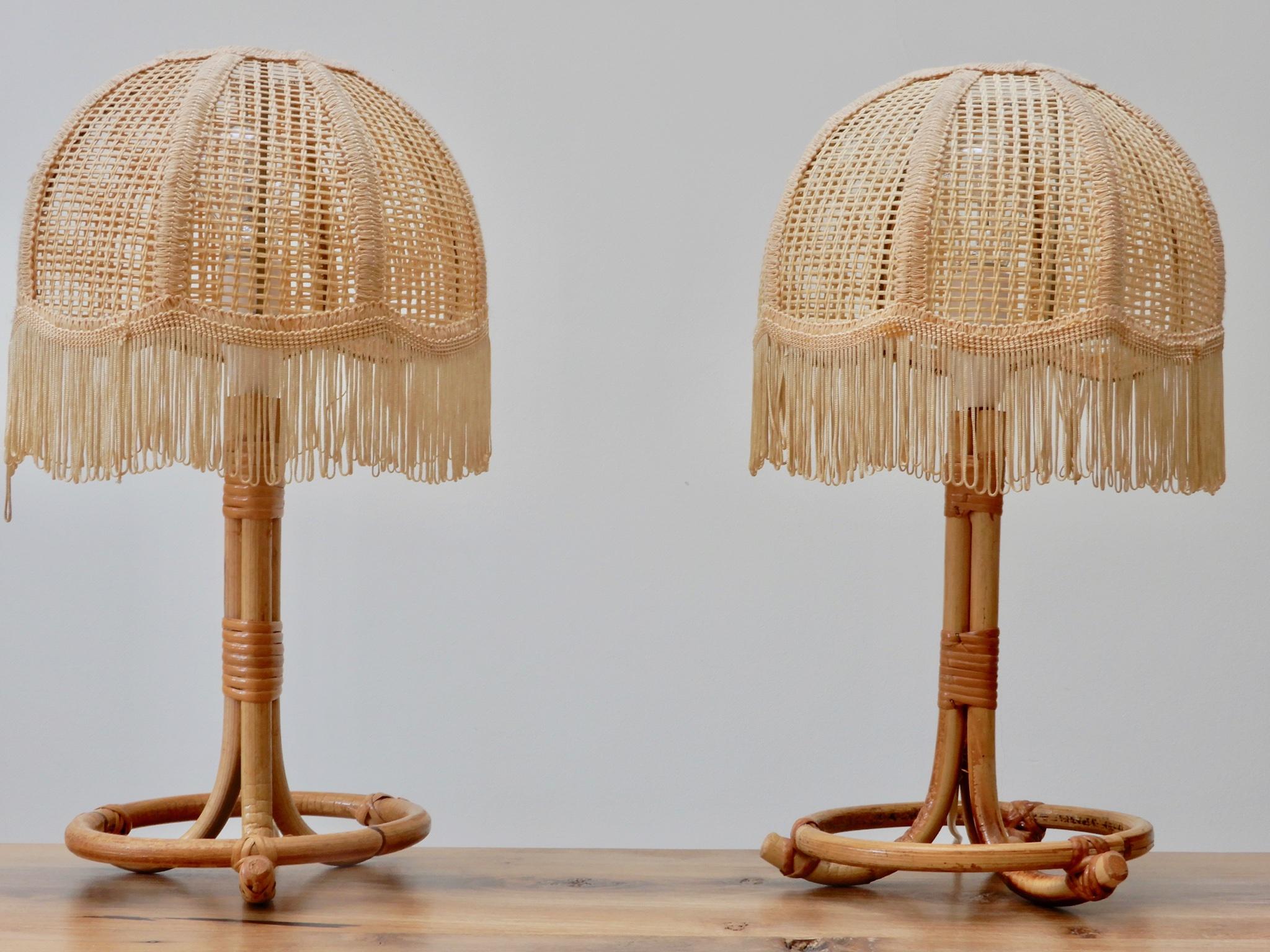 fringe table lamp