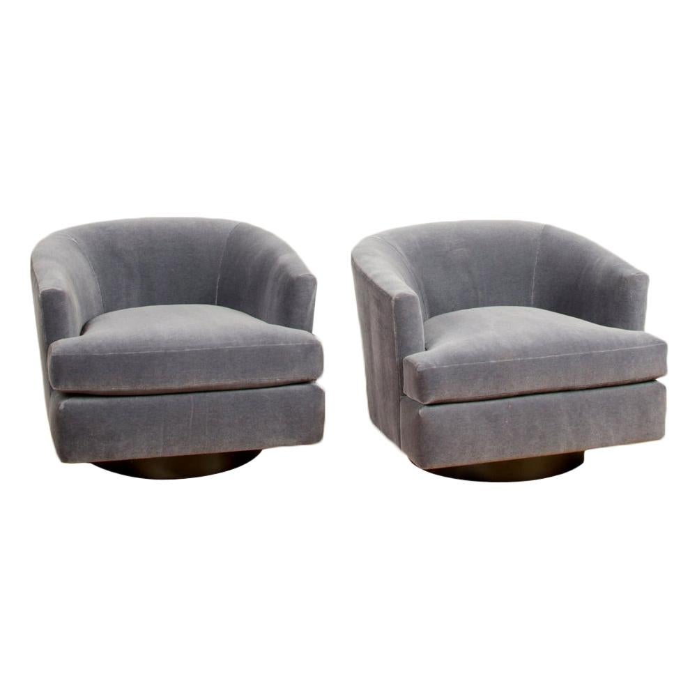 Pair of Mid-Century Barrel Back Swivel Chairs in the Manner of Milo Baughman