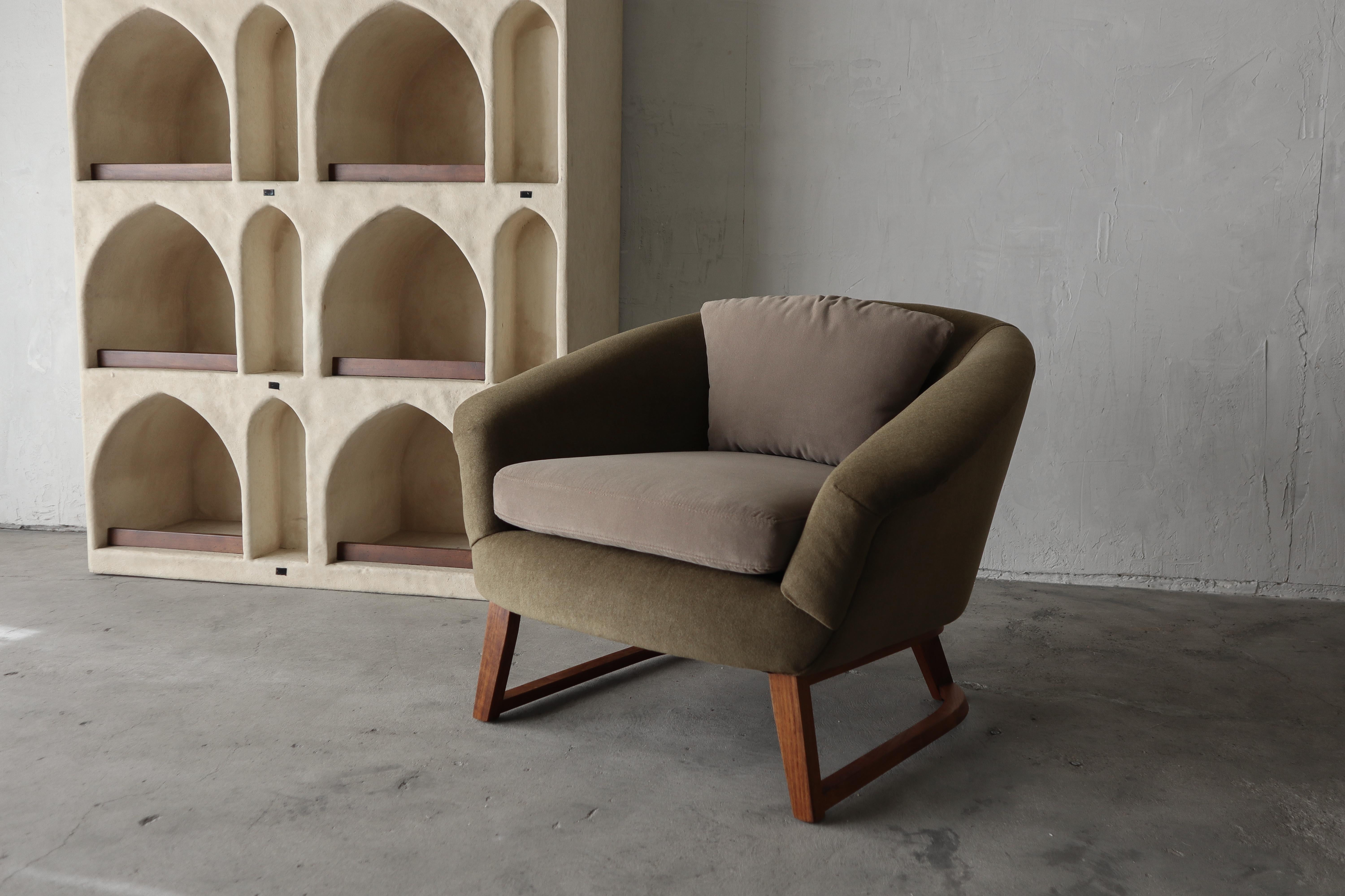 Mid-Century Modern Paire de fauteuils de salon baril du milieu du siècle dernier par Jens Risom en vente