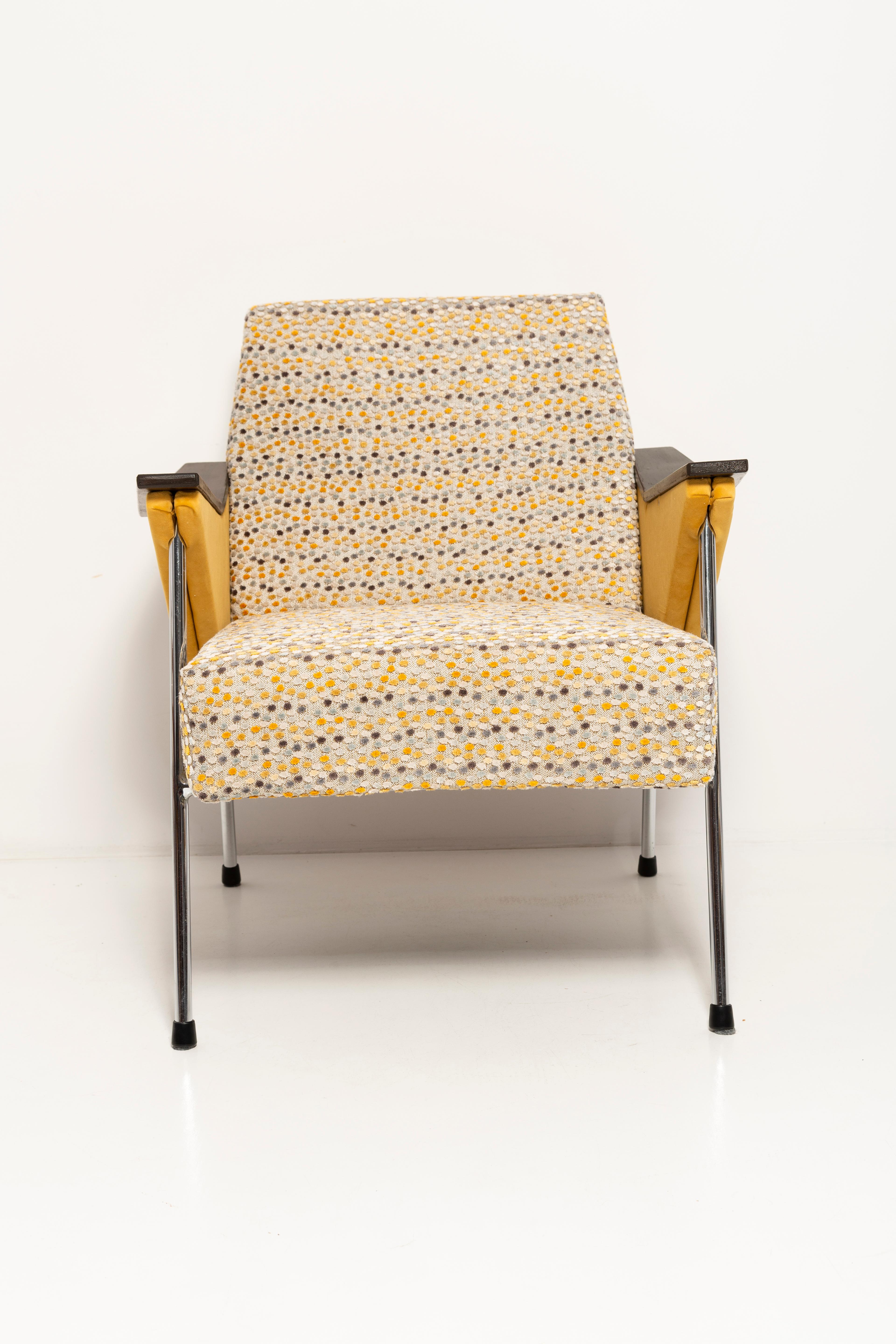 Steel Pair of Mid Century Bat Armchairs, Yellow Dots, Bauhaus Style, Poland, 1970s. For Sale
