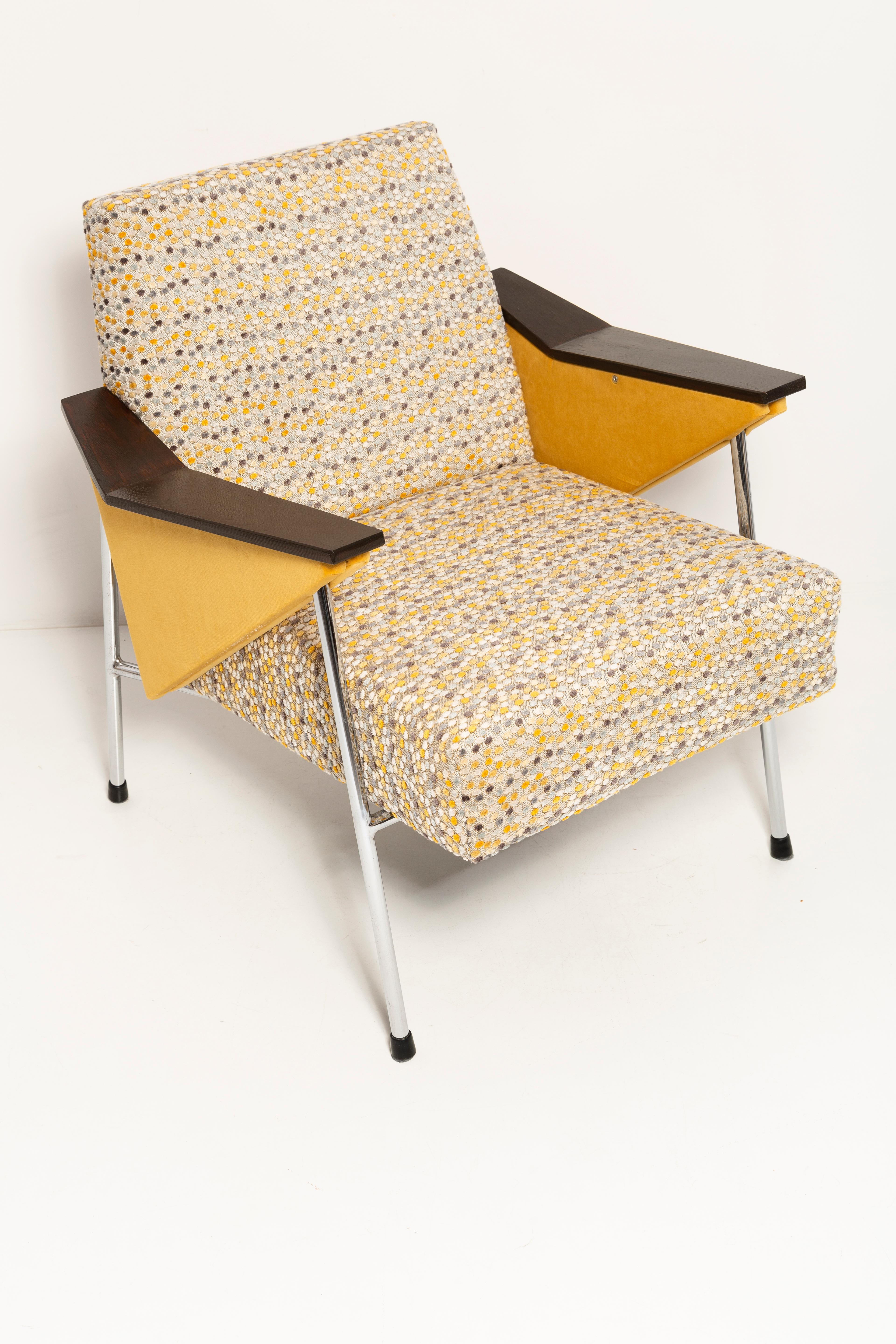 Hand-Crafted Pair of Mid Century Bat Armchairs, Yellow Dots, Bauhaus Style, Poland, 1970s. For Sale
