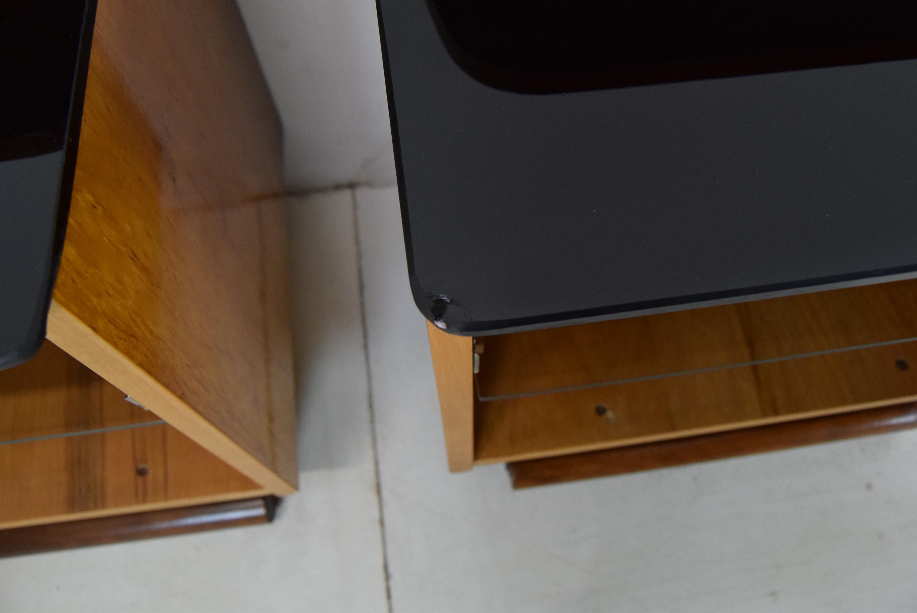 Pair of Mid-Century Bedside Tables, 1950s For Sale 4