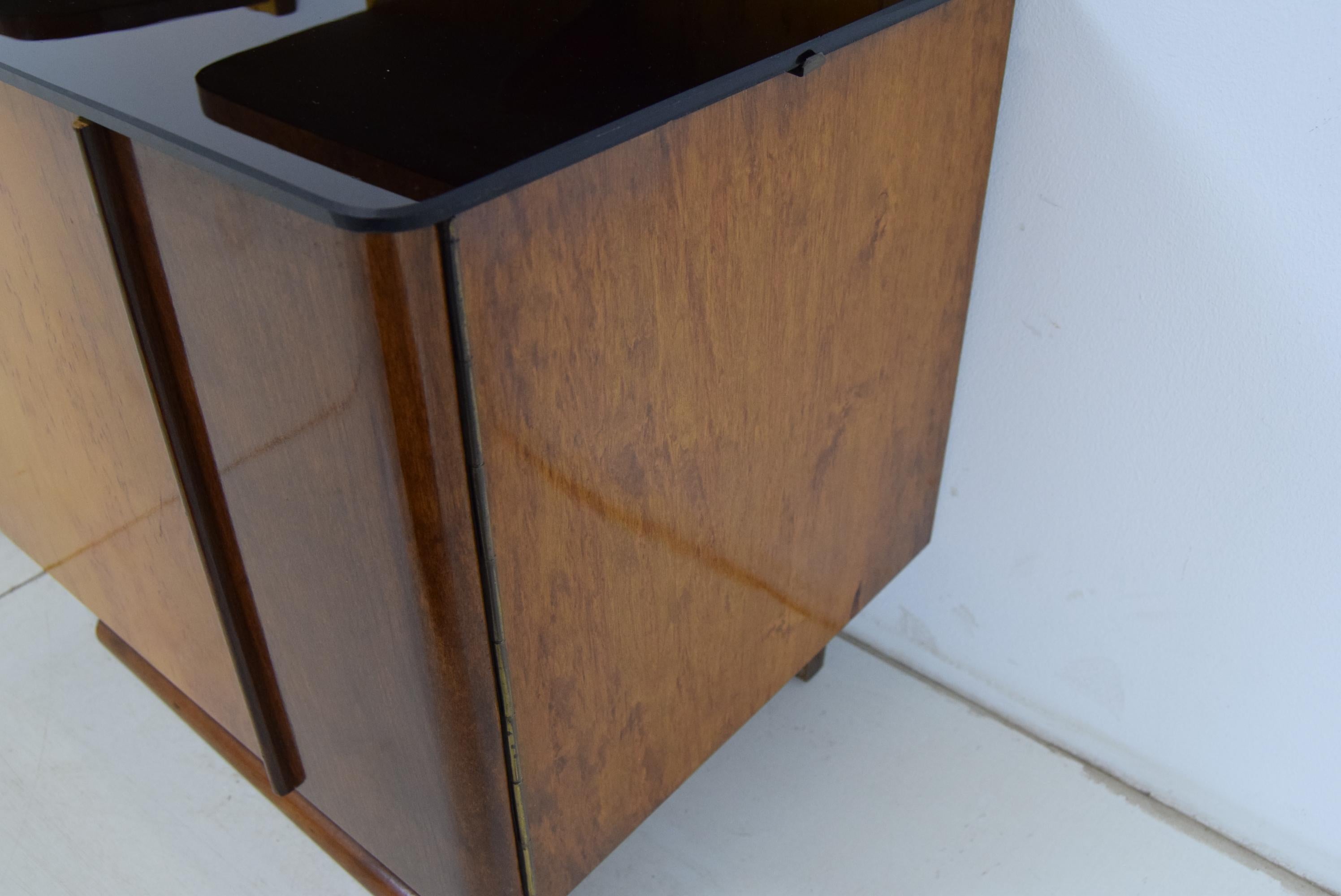 Pair of Mid-Century Bedside Tables, 1950s For Sale 9