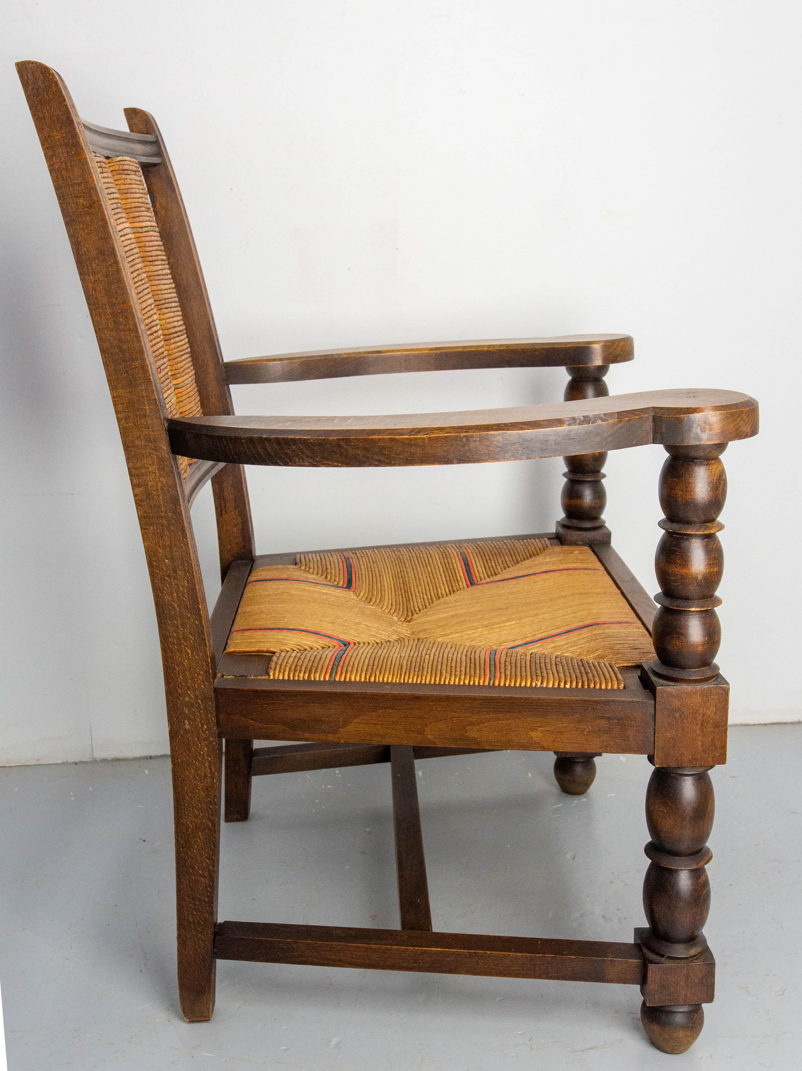Coppia di poltrone in faggio e paglia della metà del secolo scorso, basco spagnolo, circa 1940 in vendita 2