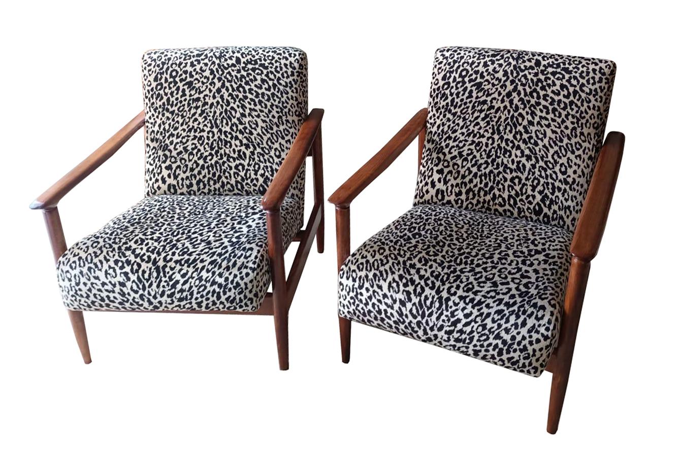 Polacco Coppia di poltrone leopardate beige di metà secolo, GFM 142, Edmund Homa, anni '60 in vendita