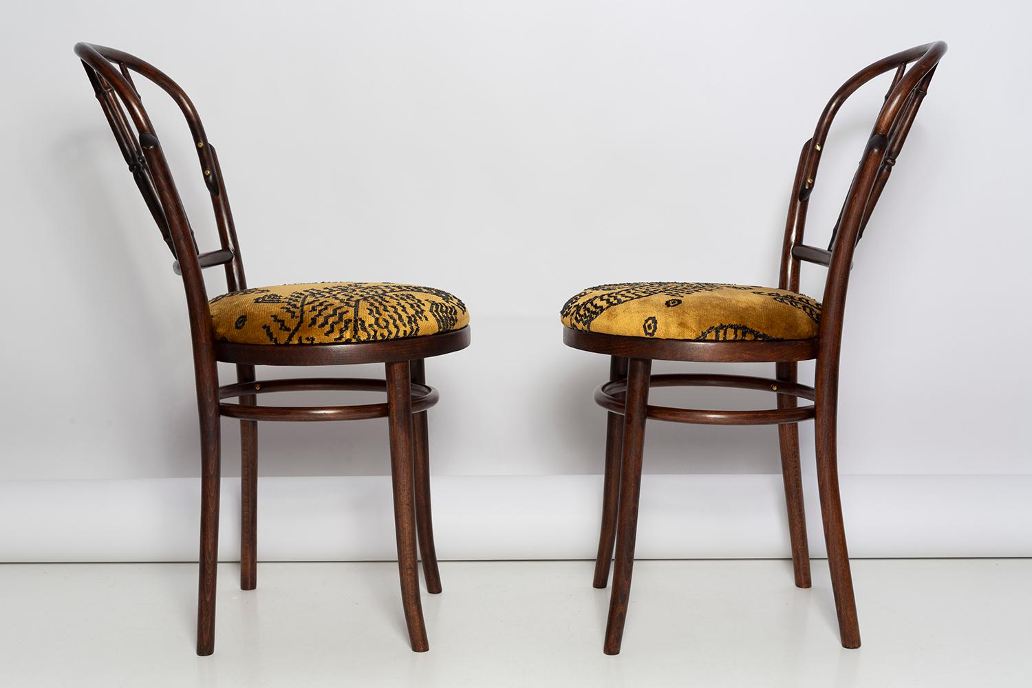 Hand-Crafted Pair of Mid Century Beige Tiger Dedar Chairs, Fameg Factory, Poland, 1960s For Sale