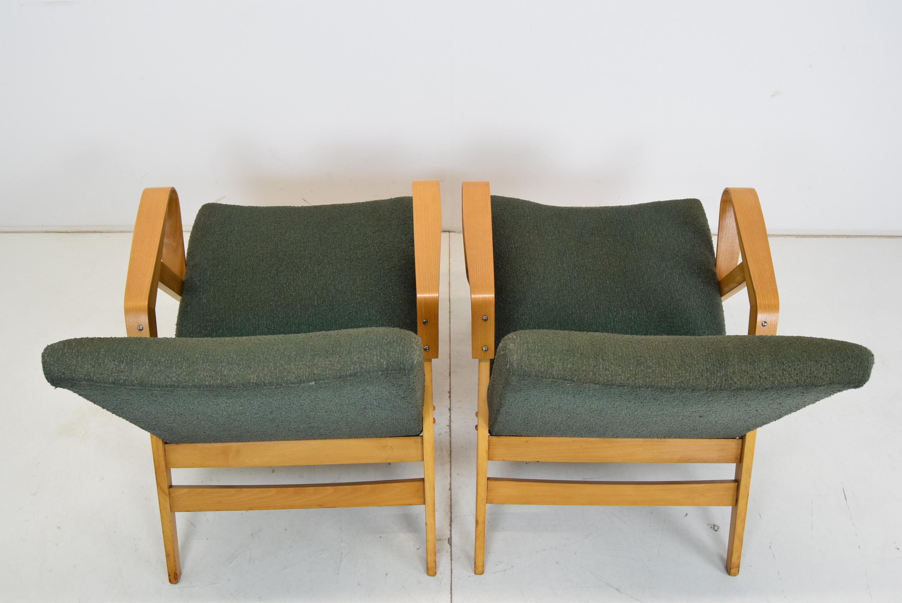 Pair of mid-century Bentwood Armchairs by Frantisek Jirak for Tatra, 1960's. For Sale 4