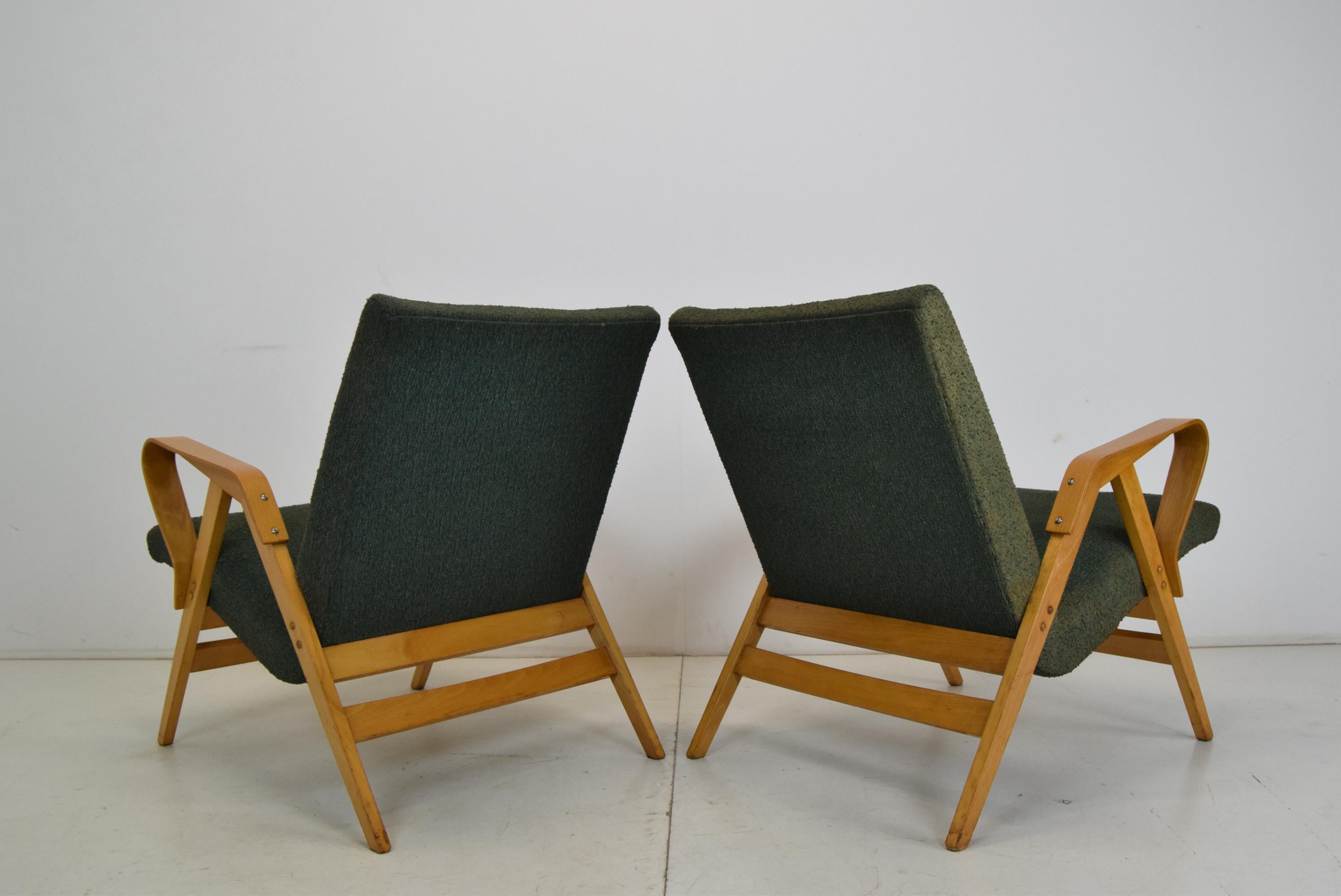 Pair of mid-century Bentwood Armchairs by Frantisek Jirak for Tatra, 1960's. For Sale 2