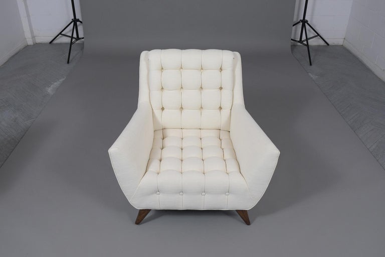 Mid-20th Century Pair of Mid-Century Modern Tufted Lounge Chairs For Sale