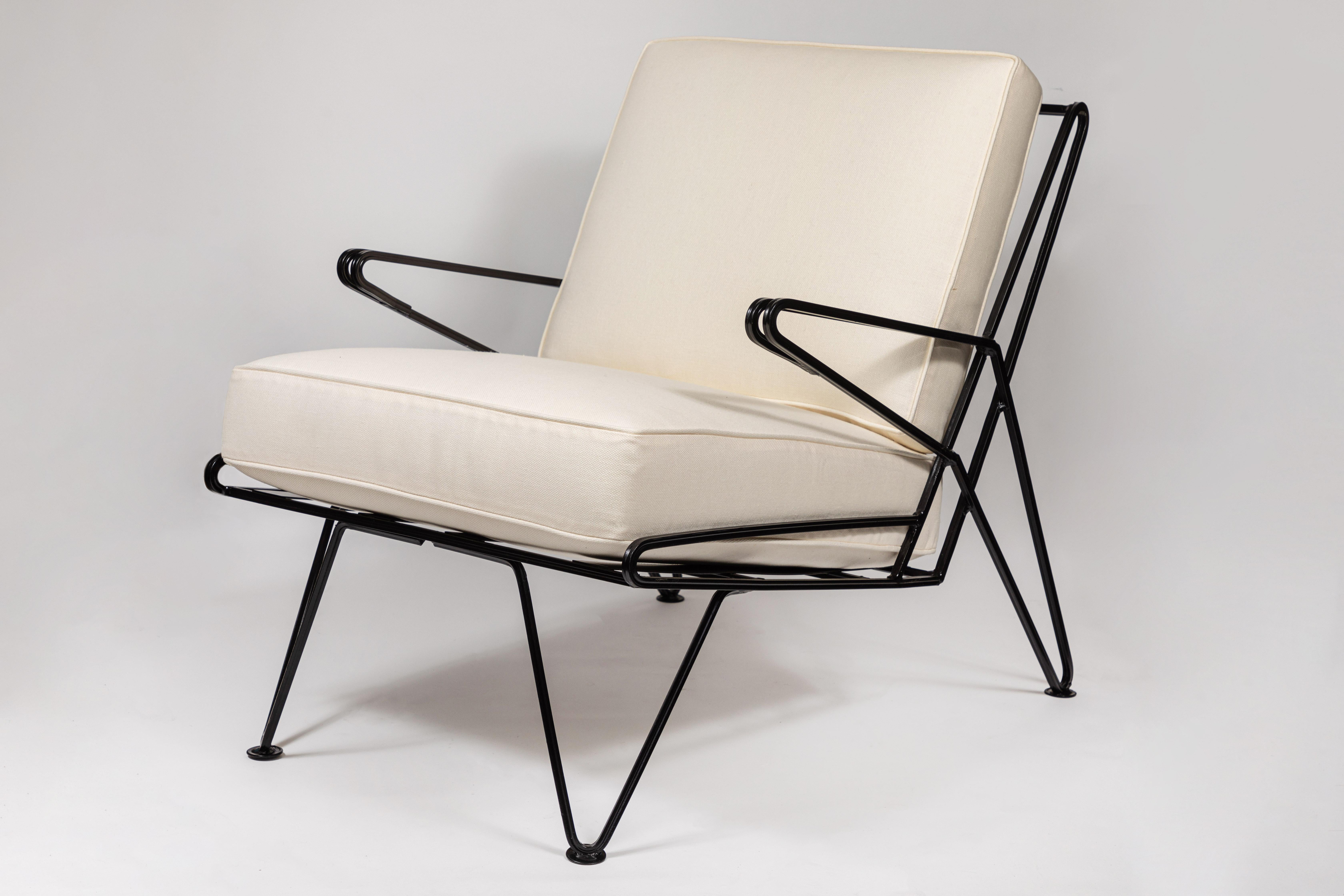 Powder-Coated Pair of Midcentury Black Iron Lounge Chairs