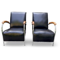 Paire de fauteuils de salon noirs du milieu du siècle, en bois courbé et chrome. Vers 1960