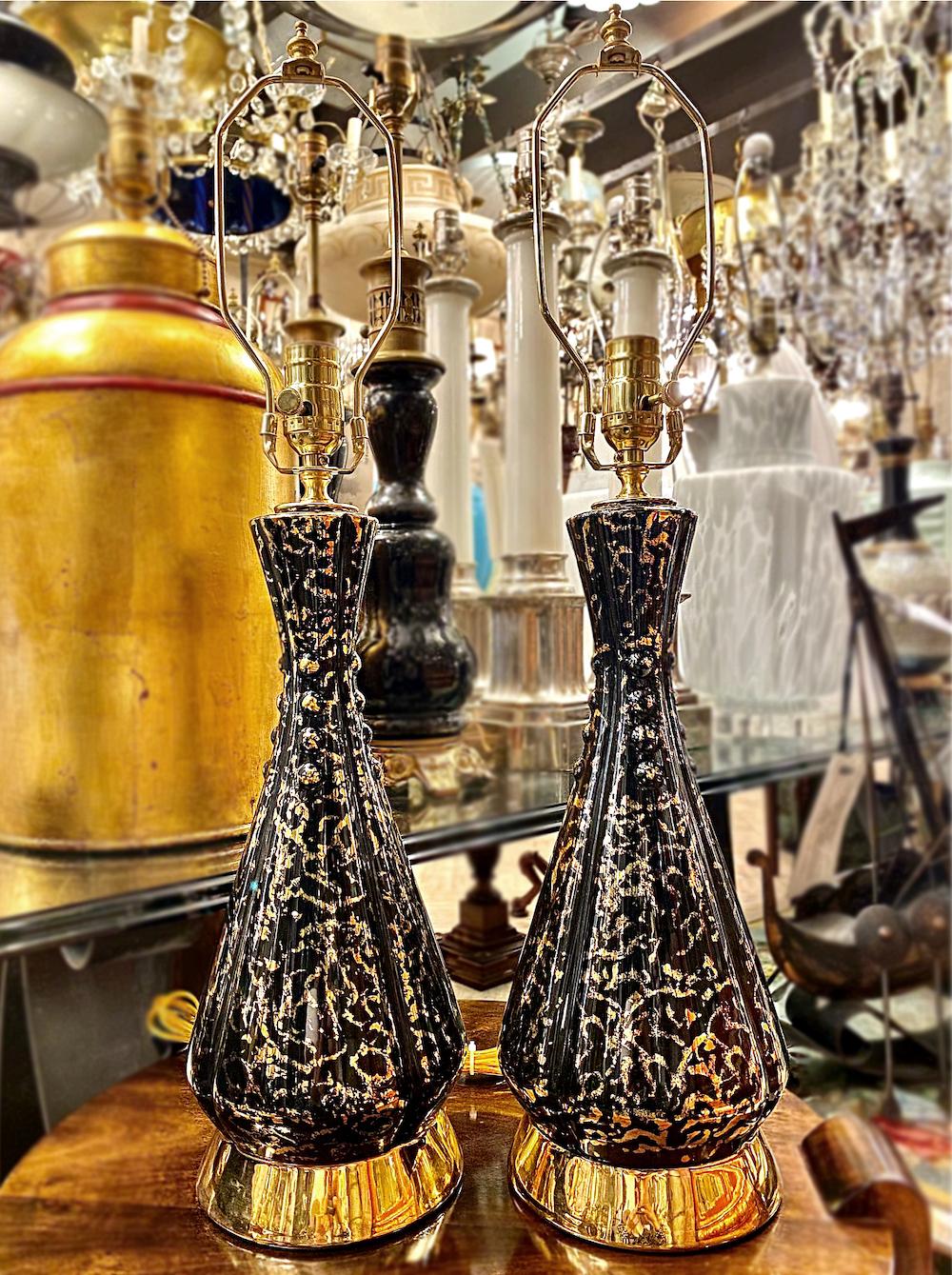 Pair of Mid Century Black Porcelain Lamps In Good Condition For Sale In New York, NY