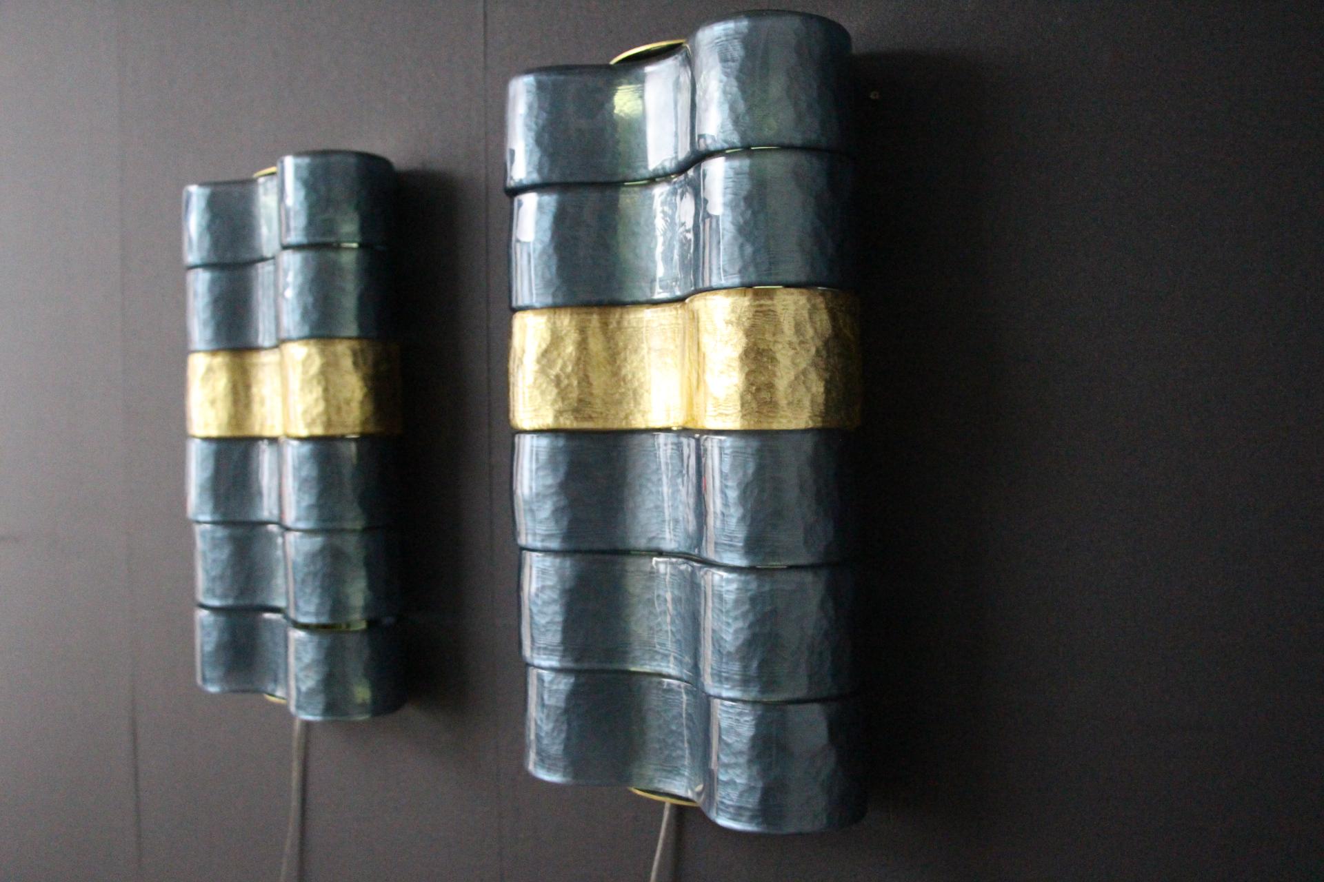 Paar blaue - graue und goldene Muranoglas-Leuchter aus der Mitte des Jahrhunderts (Moderne der Mitte des Jahrhunderts) im Angebot