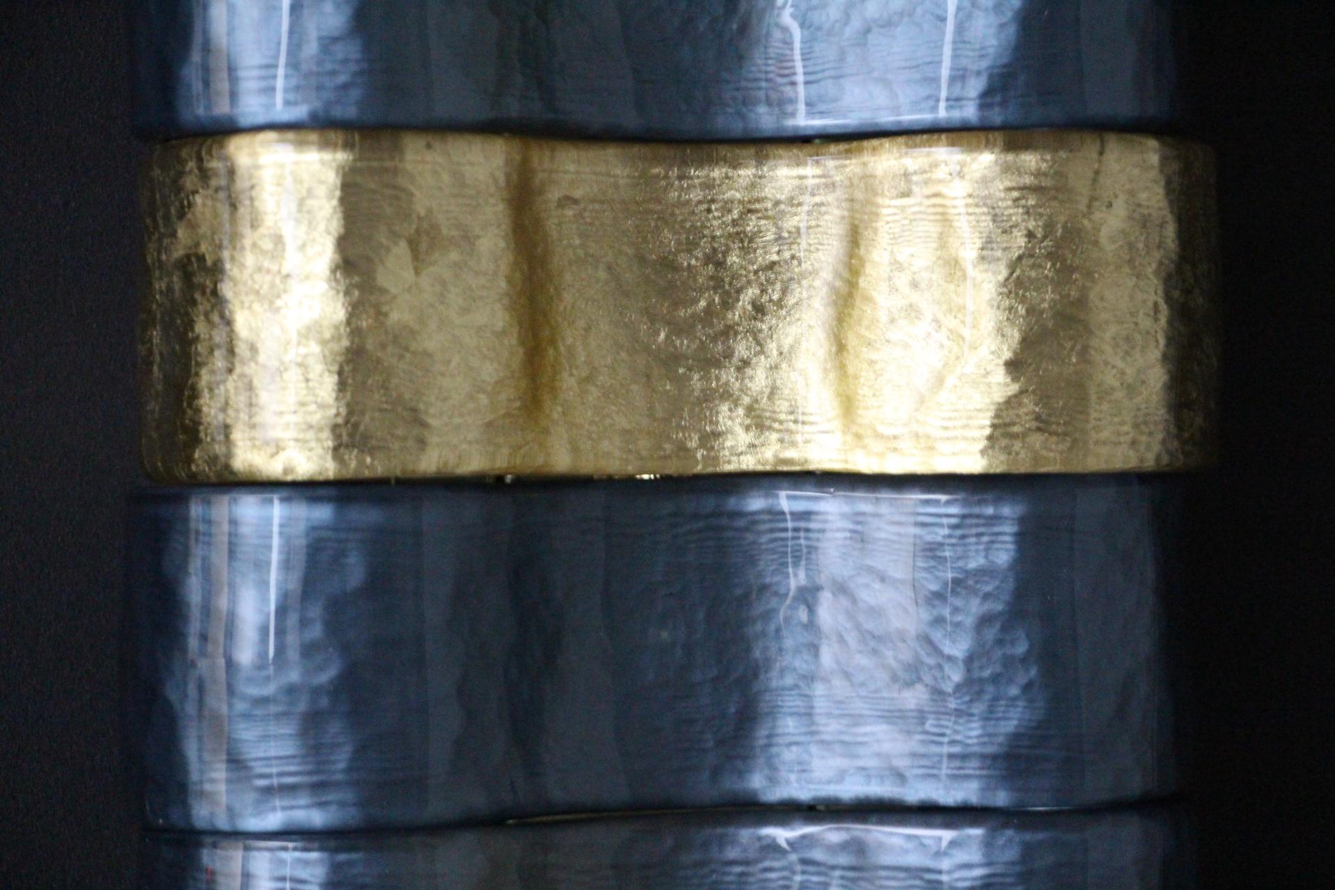 Paar blaue - graue und goldene Muranoglas-Leuchter aus der Mitte des Jahrhunderts (Italienisch) im Angebot