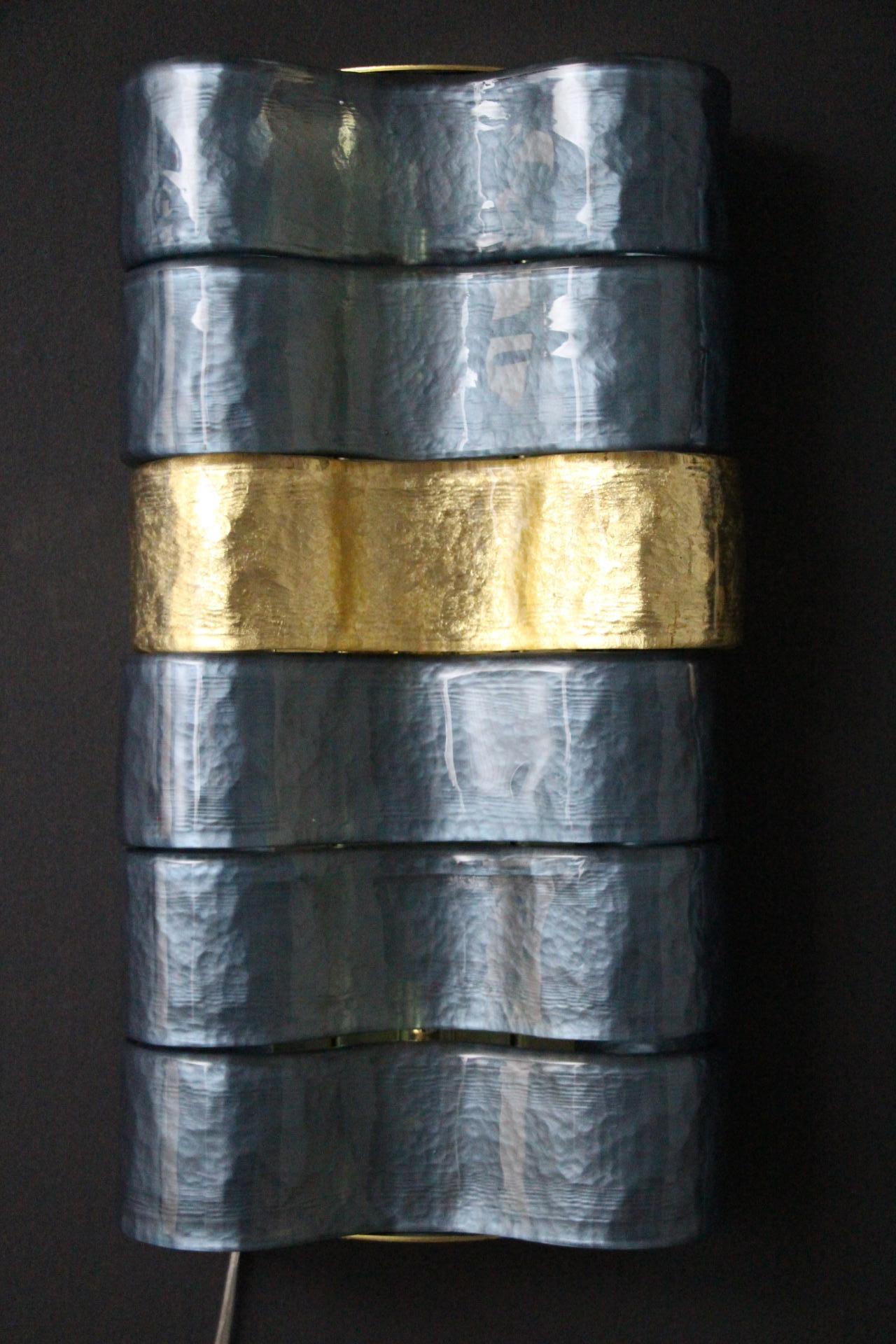 Paar blaue - graue und goldene Muranoglas-Leuchter aus der Mitte des Jahrhunderts (21. Jahrhundert und zeitgenössisch) im Angebot