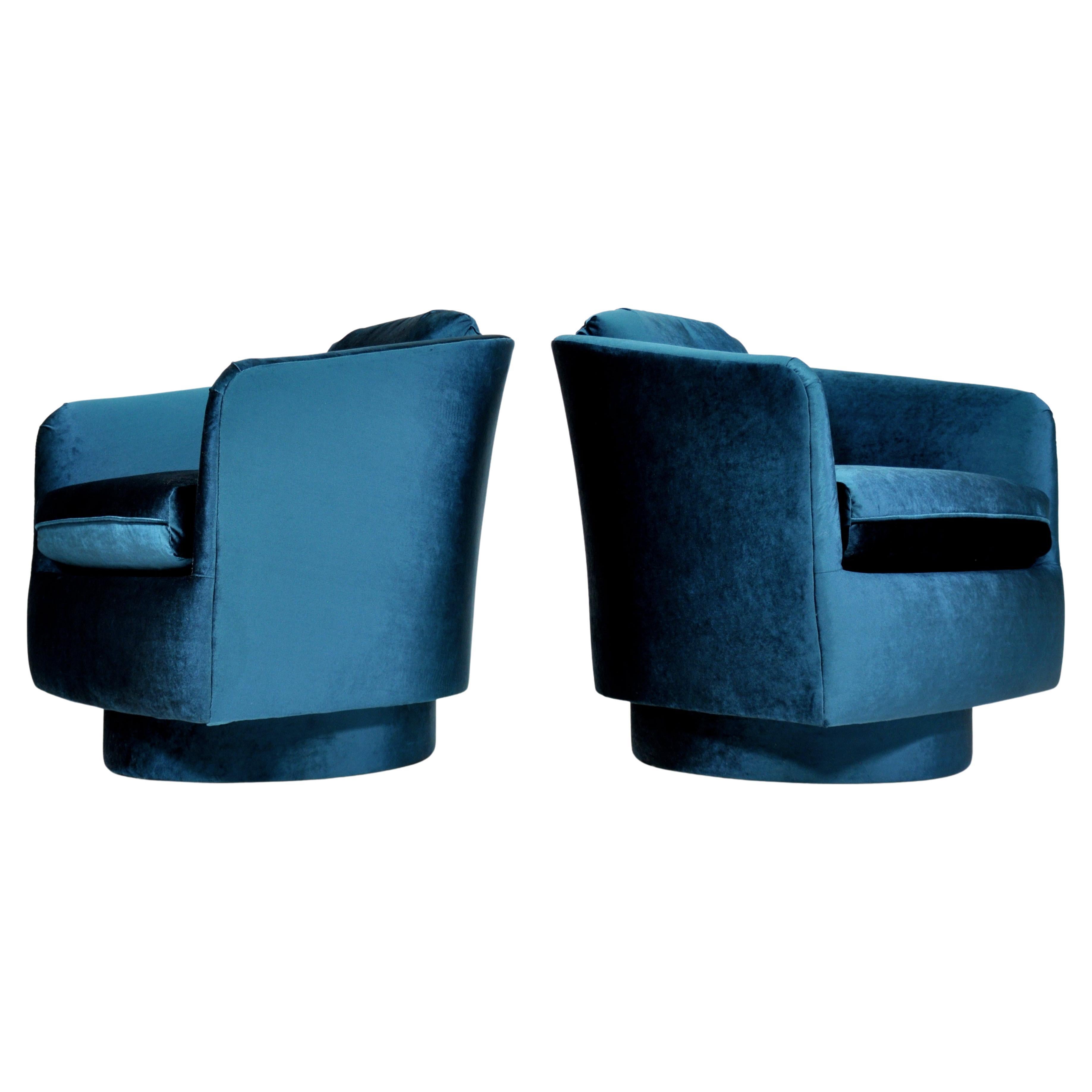 20th Century Pair of Mid-Century Blue Velvet Swivel Chairs, Milo Baughman Style, USA, 1970s