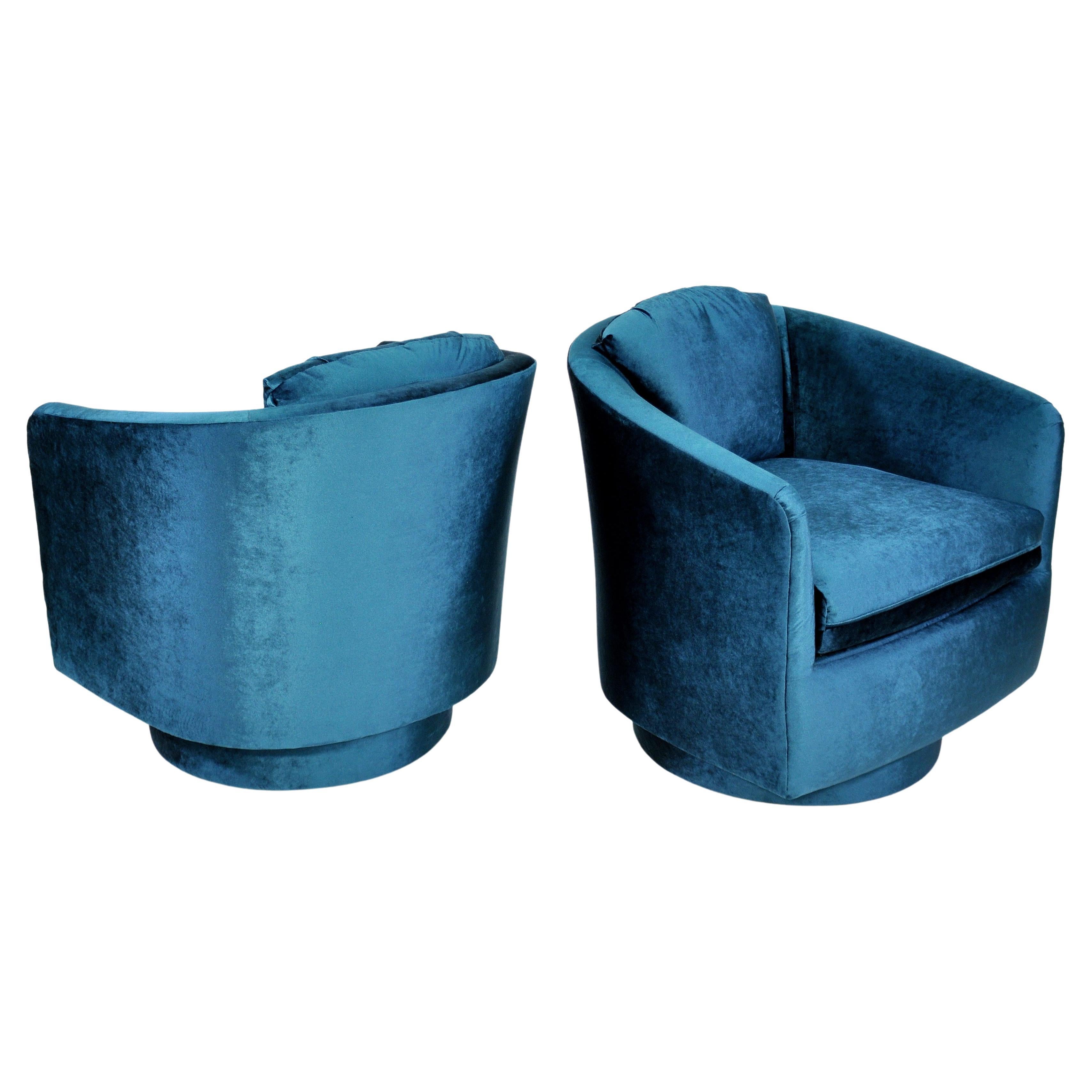 Pair of Mid-Century Blue Velvet Swivel Chairs, Milo Baughman Style, USA, 1970s 1