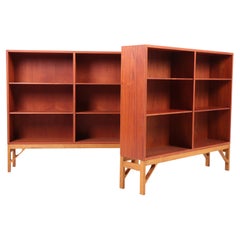 Pareja de librerías de mediados de siglo en teca y roble de Børge Mogensen, Made in Denmark