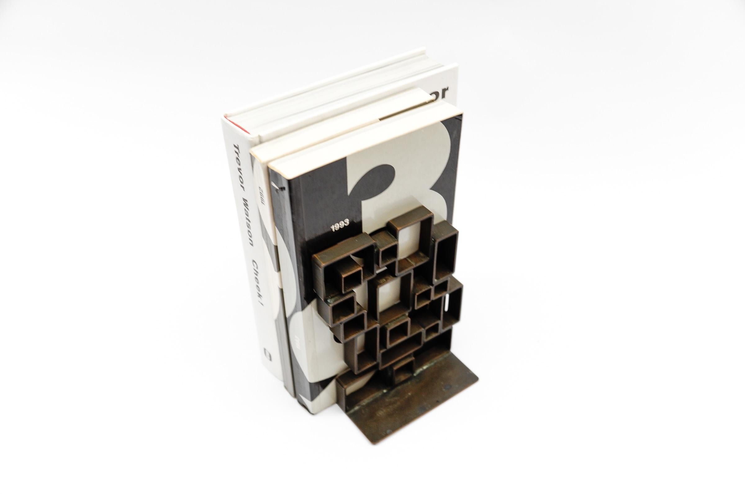 Paire de serre-livres du milieu du siècle en cuivre, Italie 1970 en vente 1