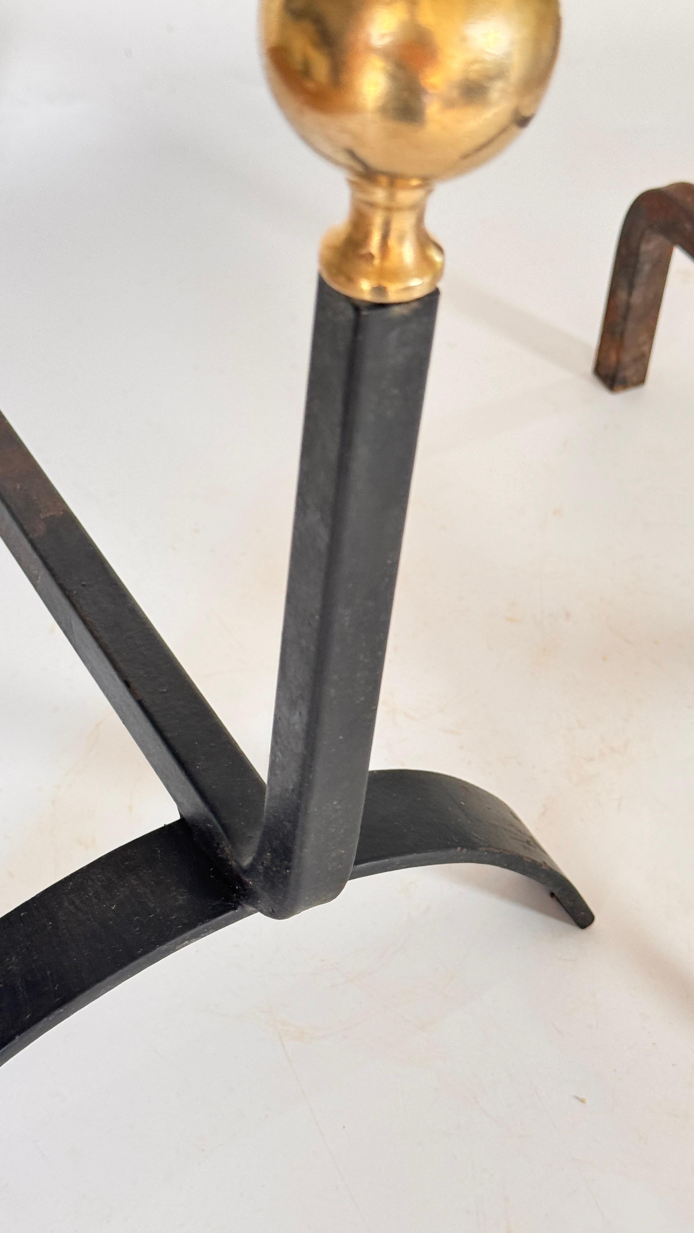 Coppia di androni in ottone e ferro nero della metà del secolo scorso, anni '50 in vendita 1