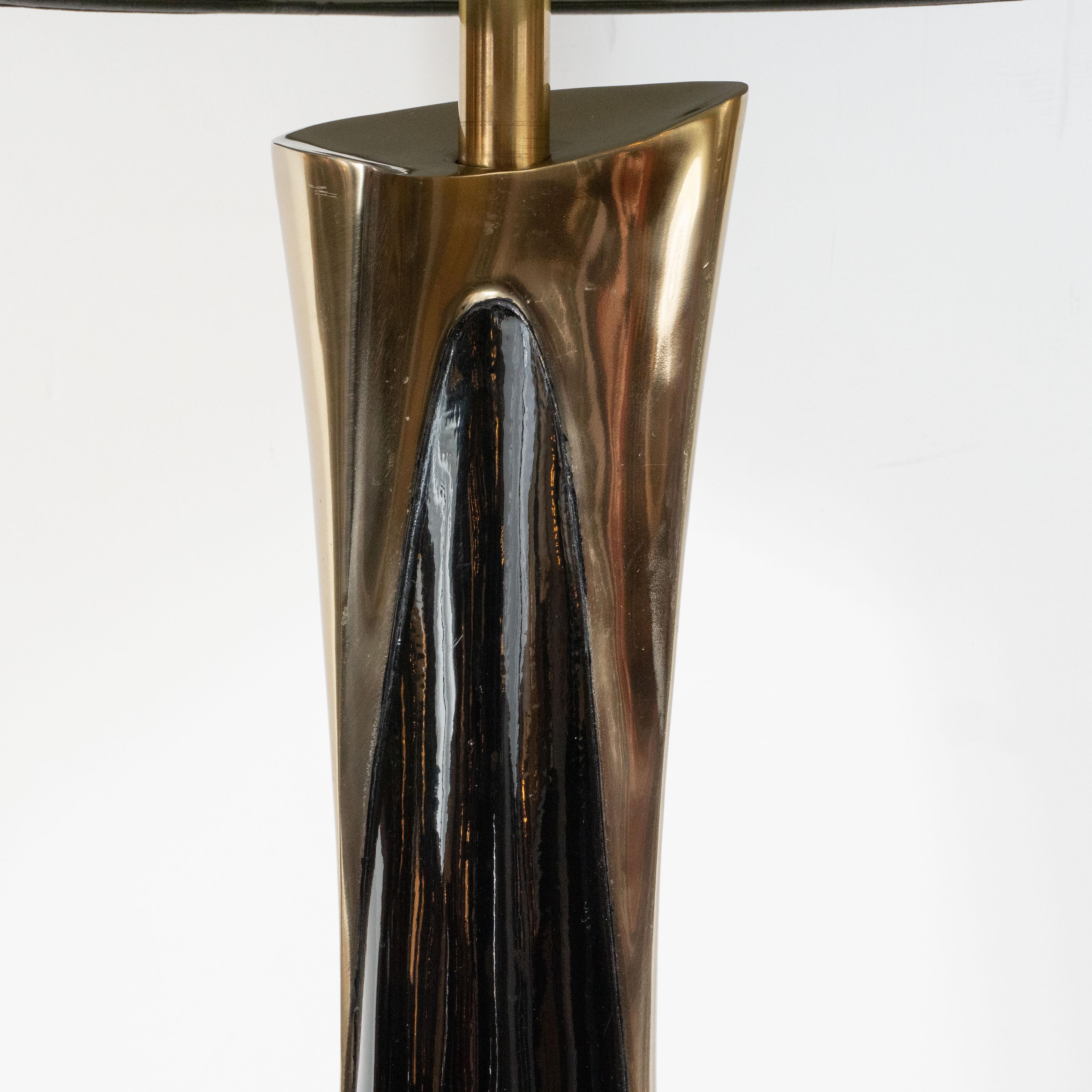 Pair of Midcentury Brass and Ebonized Walnut Table Lamps by Laurel & Co. In Excellent Condition In New York, NY
