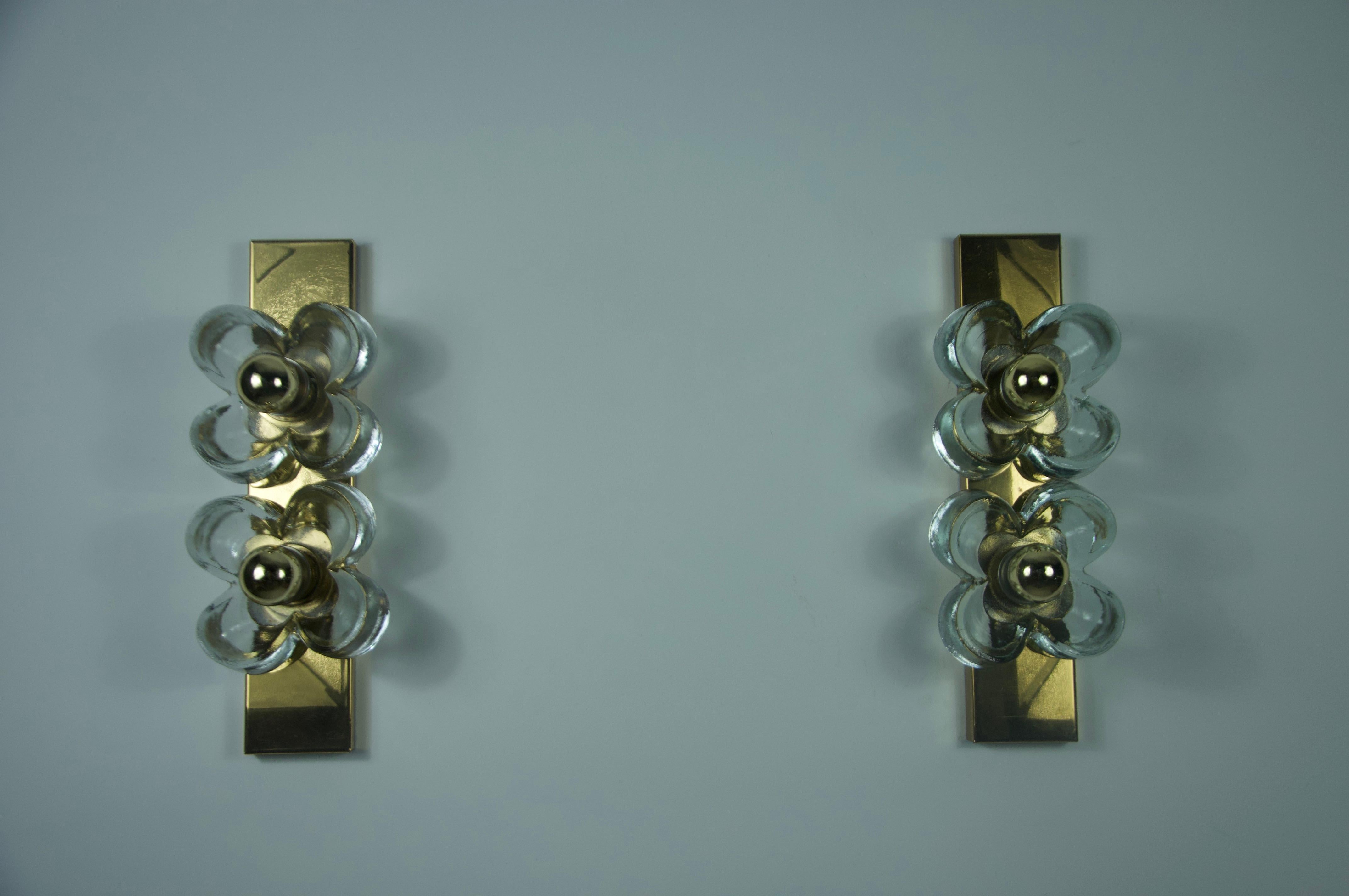 Pair of Mid-Century Brass and Glass Wall Lamps by SiSche, Germany, 1960s In condizioni buone in vendita a Hagenbach, DE