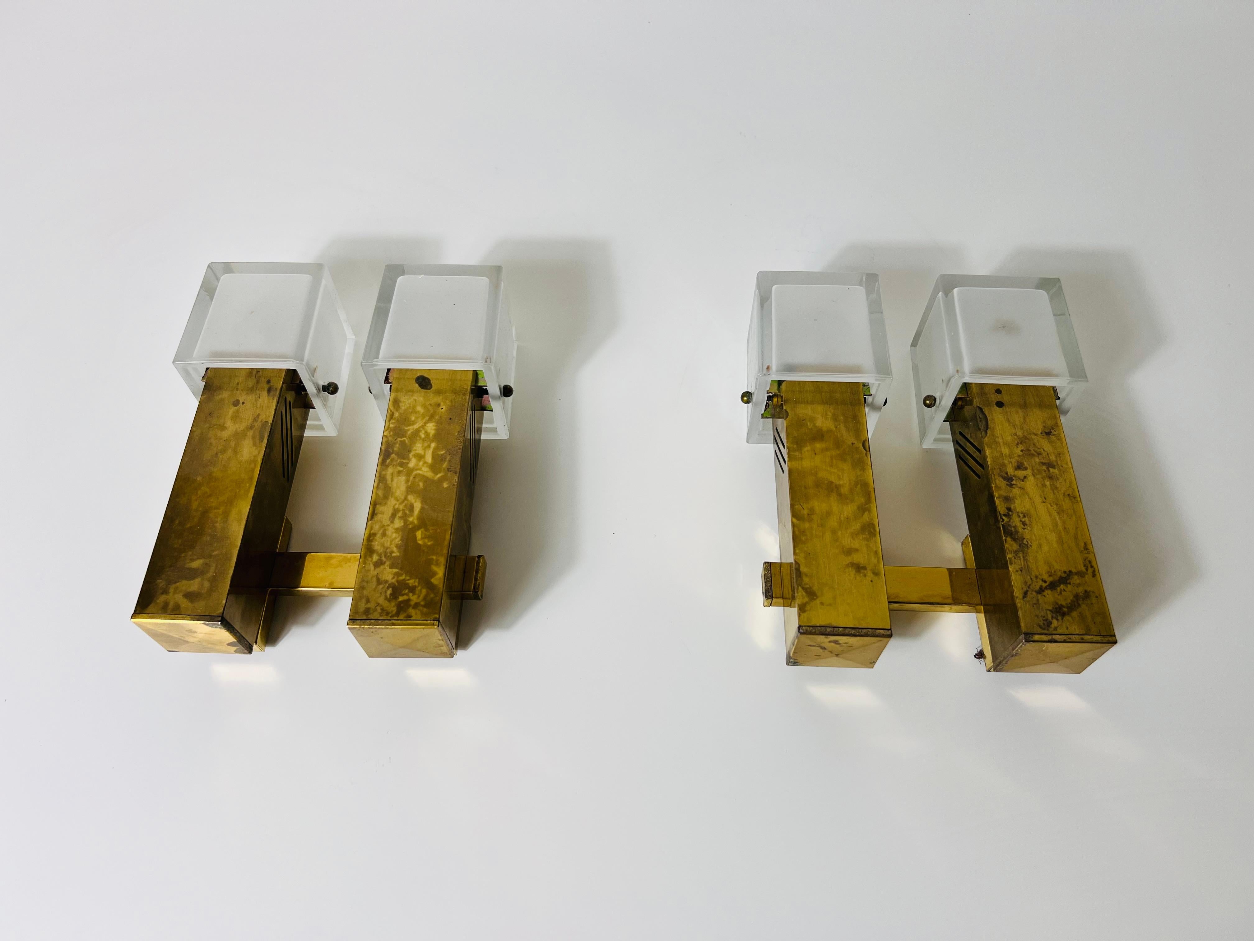 Mid-Century Modern Pair of Mid-Century Brass and Ice Glass Wall Lamps, Italy, 1960s For Sale