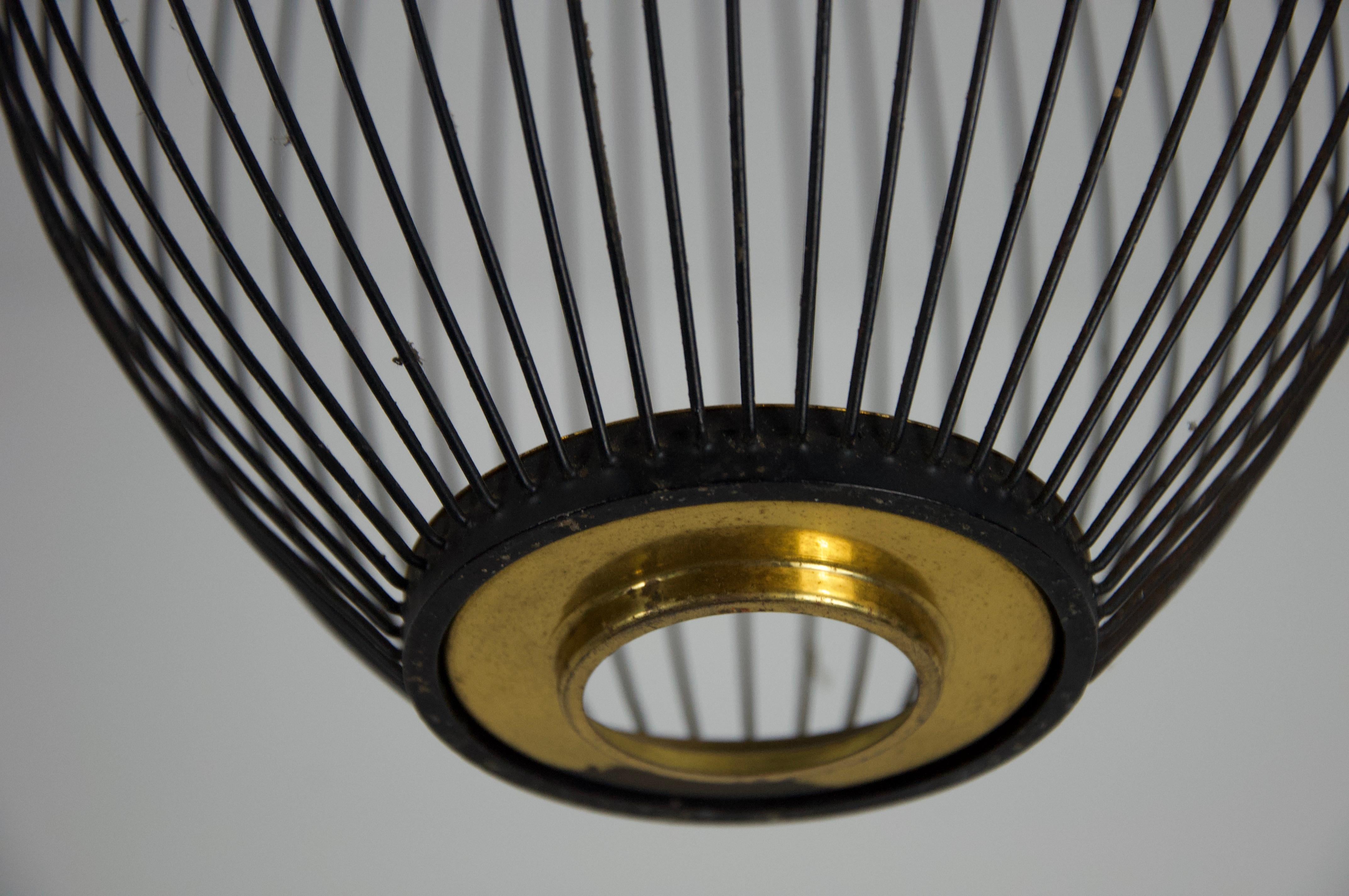 Paire de lampes suspendues en laiton et métal du milieu du siècle, Italie, années 1960 en vente 9