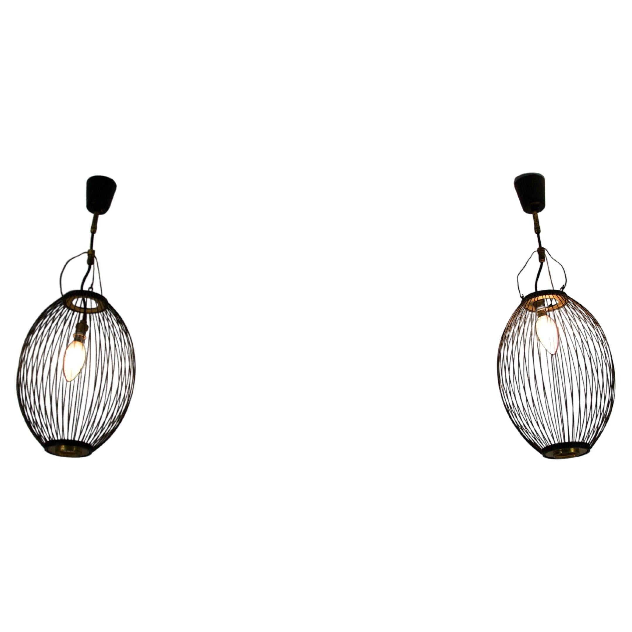 Paire de lampes suspendues en laiton et métal du milieu du siècle, Italie, années 1960 en vente