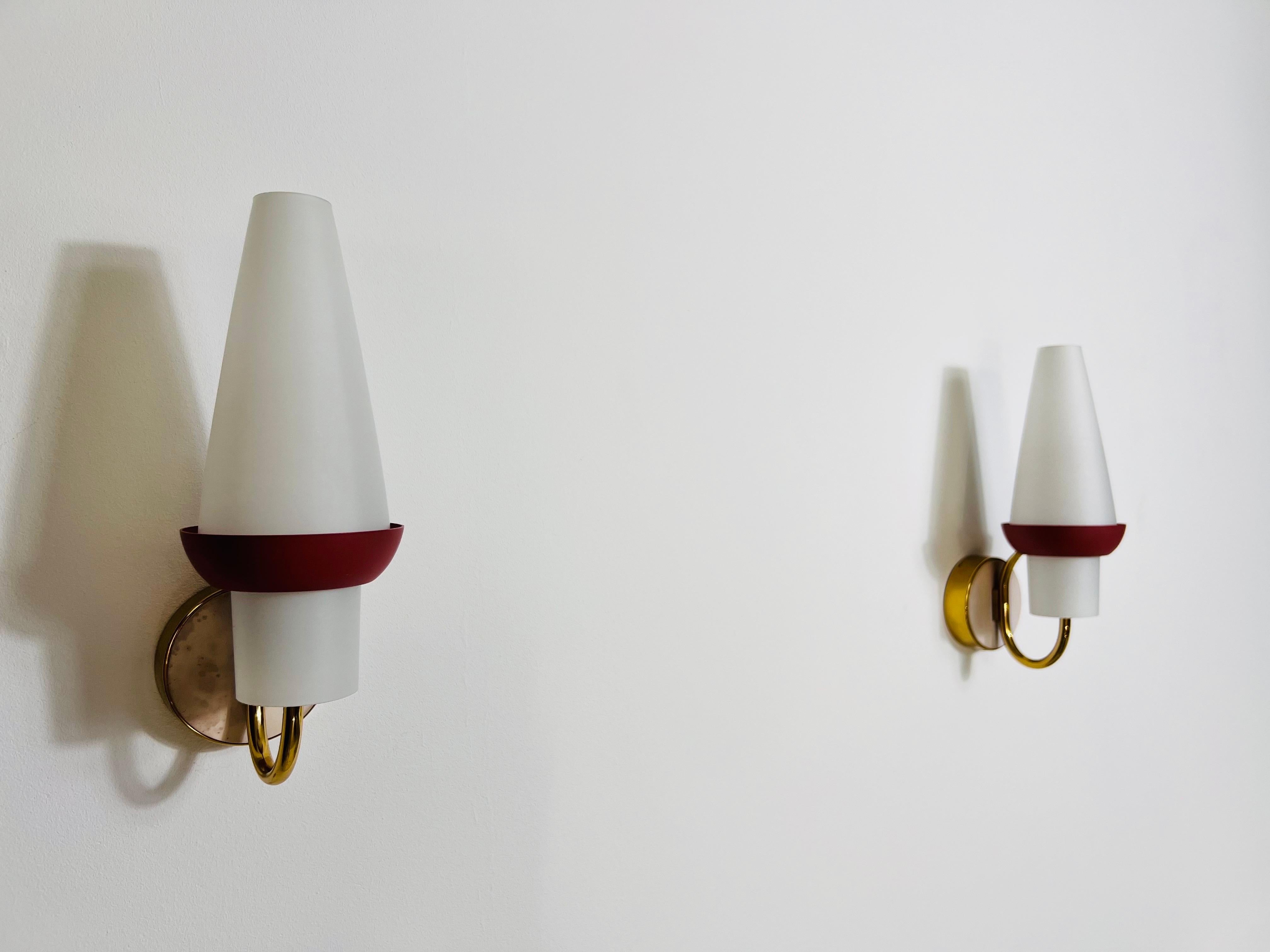 Pair of Mid-Century Brass and Opaline Glass Wall Lamps, Italy, 1960s In Good Condition For Sale In Hagenbach, DE