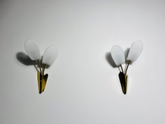 Pareja de apliques de latón y cristal plexi de mediados de siglo, Italia, años 60