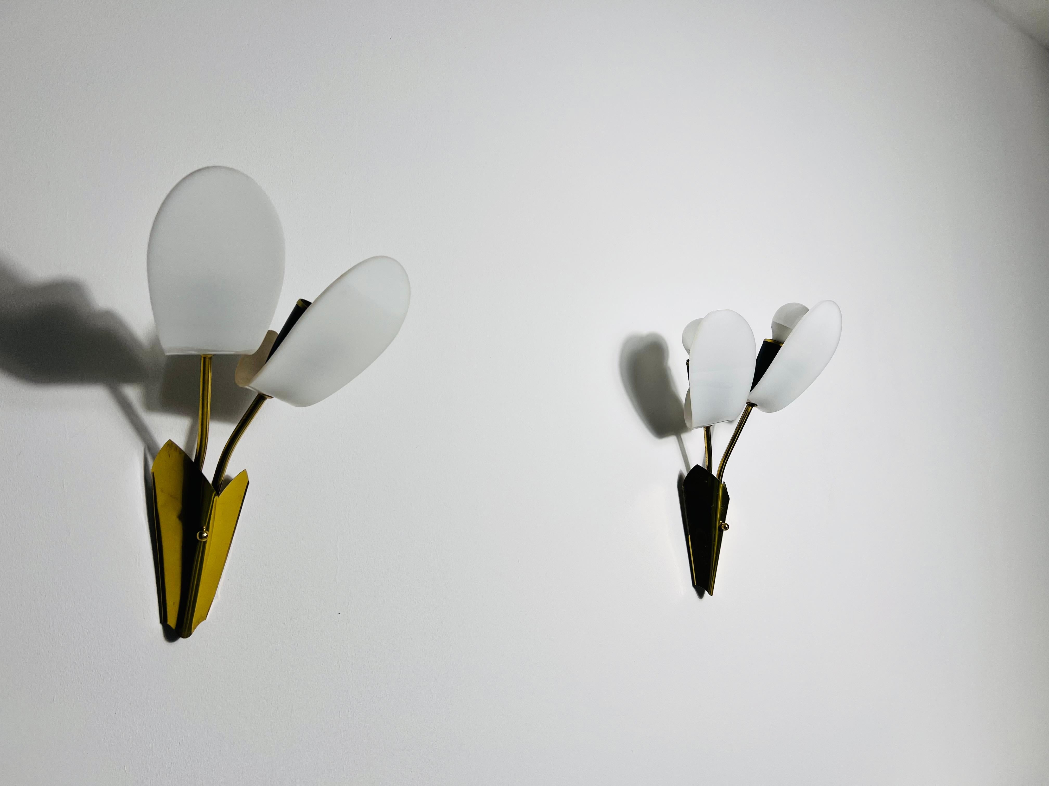 Italian Pair of Mid-Century Brass and Plexi Glass Wall Lamps, Italy, 1960s For Sale