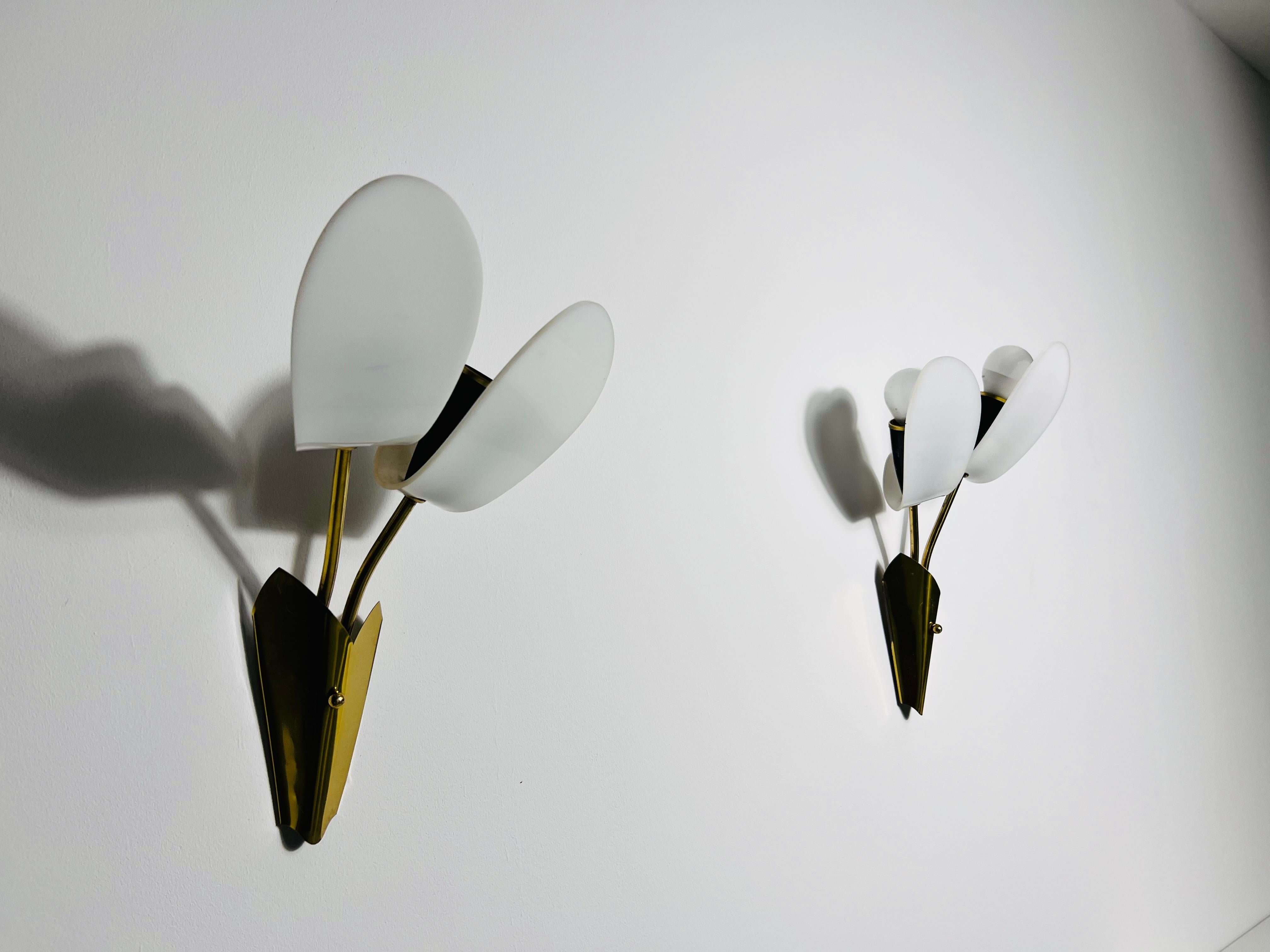 Pair of Mid-Century Brass and Plexi Glass Wall Lamps, Italy, 1960s In Fair Condition For Sale In Hagenbach, DE