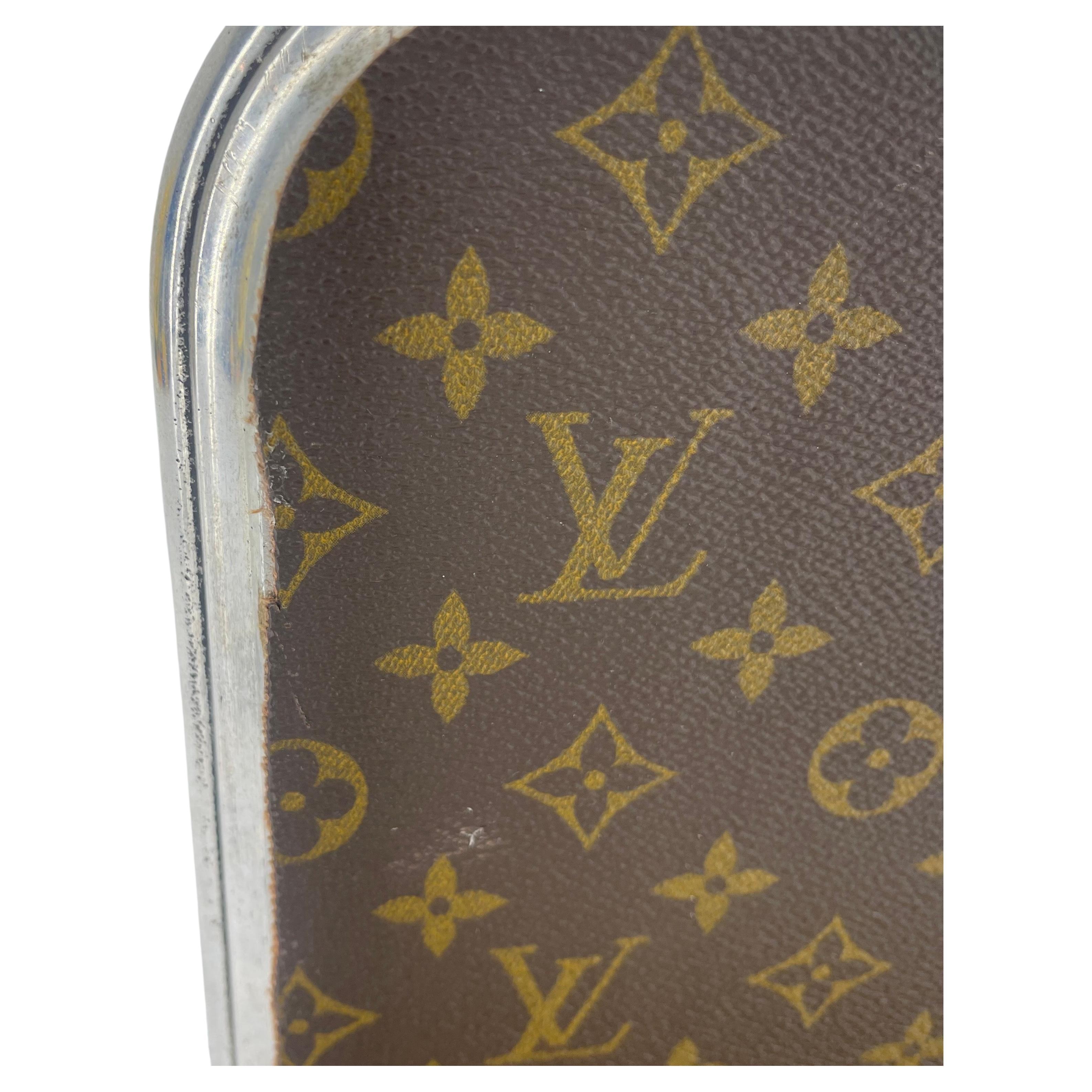Paar Chrom-Buchstützen aus Messing aus der Mitte des Jahrhunderts mit Louis Vuitton-Monogramm-Stoff im Angebot 7