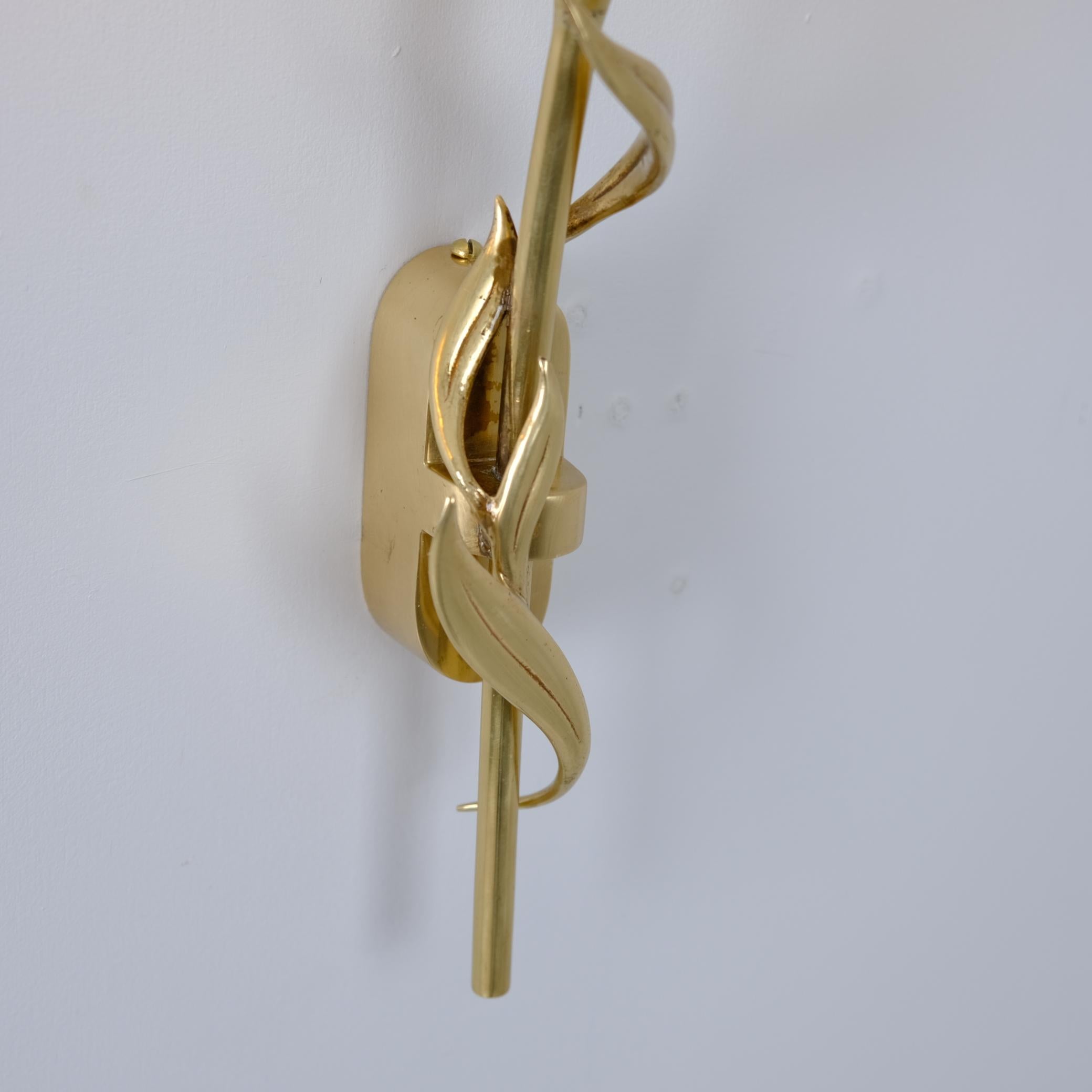 Coppia di lampade da parete floreali in ottone della metà del secolo 71020, Almari Mauri, Idman 1950 in vendita 5