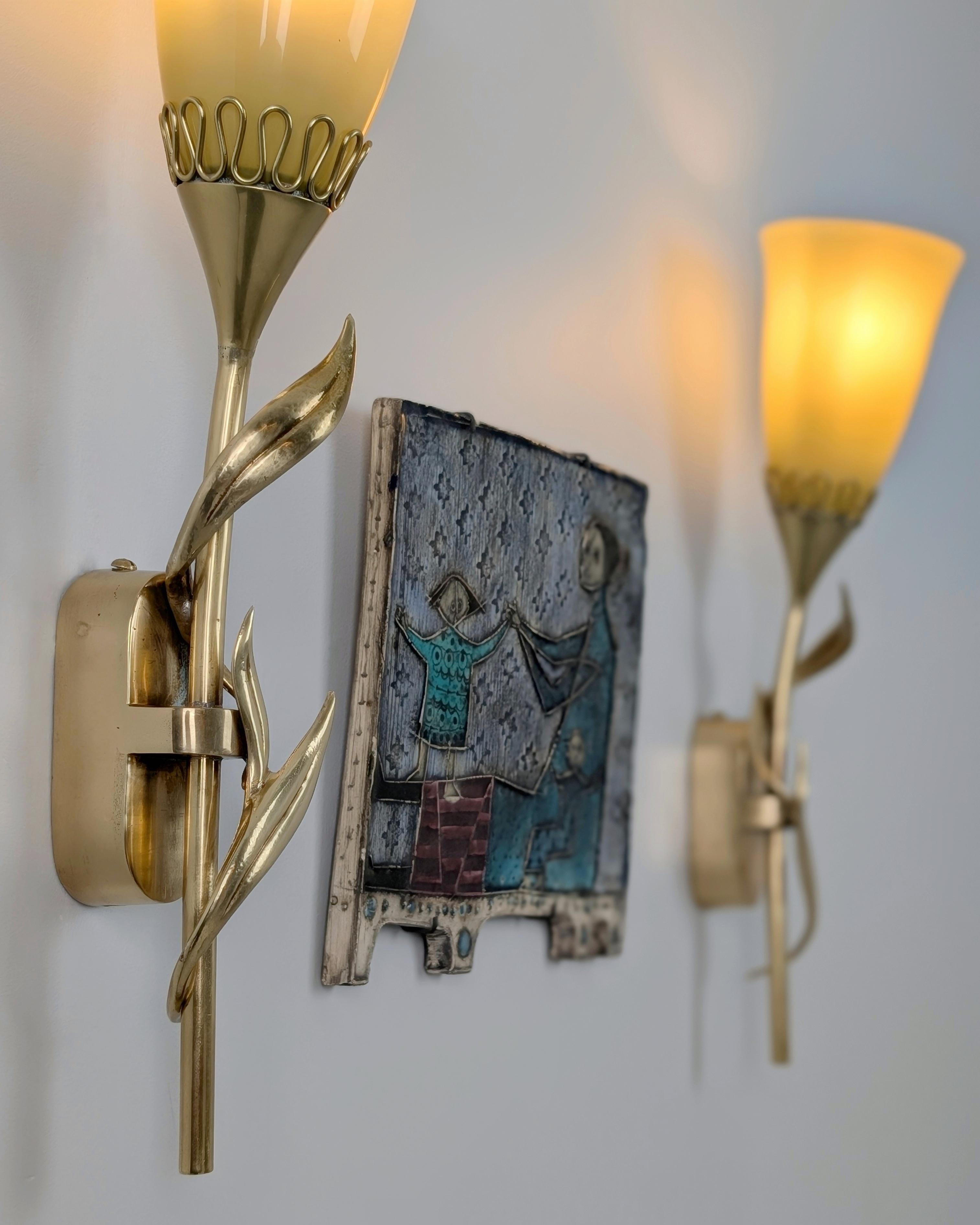 Coppia di lampade da parete floreali in ottone della metà del secolo 71020, Almari Mauri, Idman 1950 in vendita 7