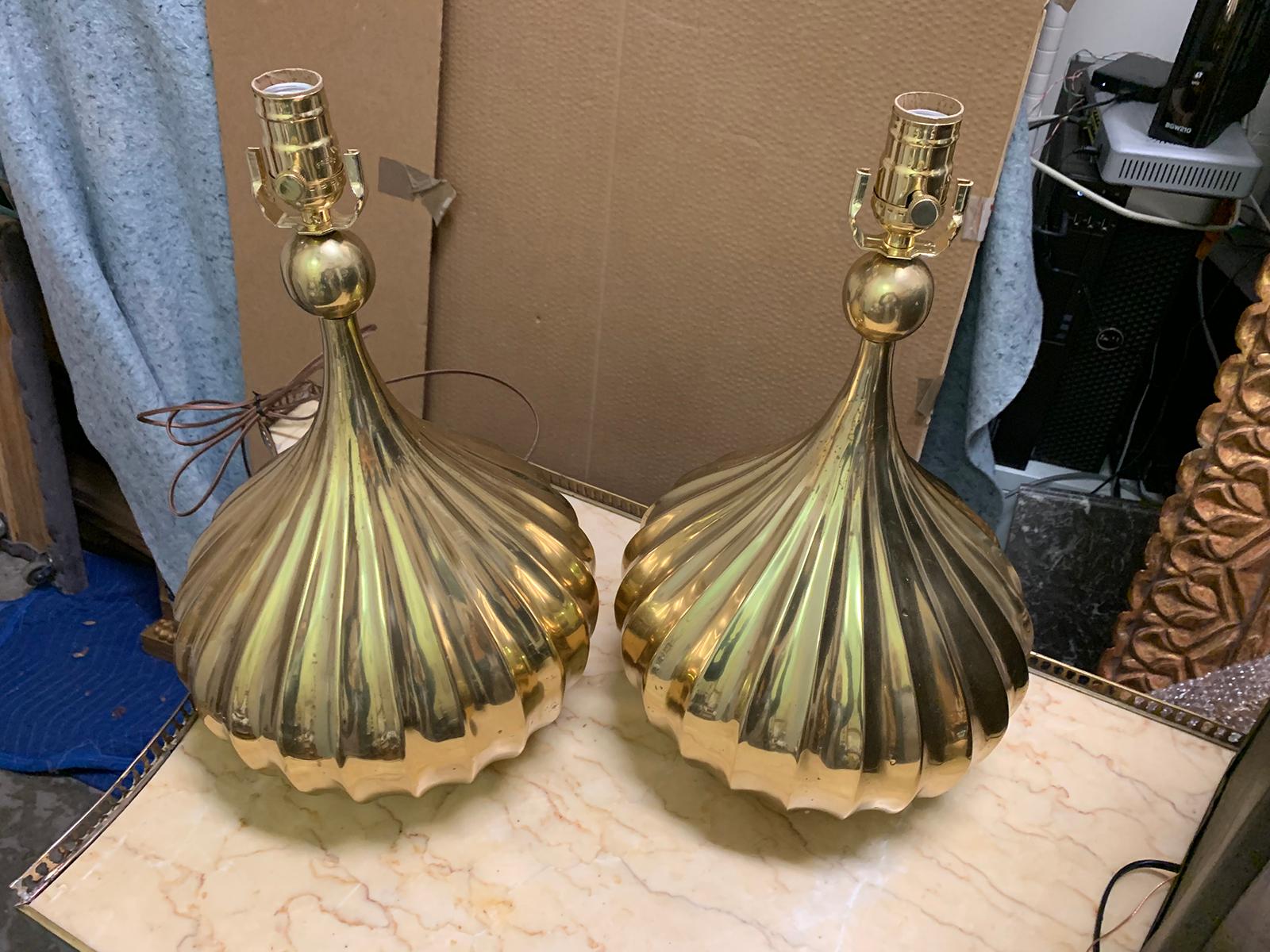 Pair of Mid-20th Century Brass Lamps In Good Condition In Atlanta, GA