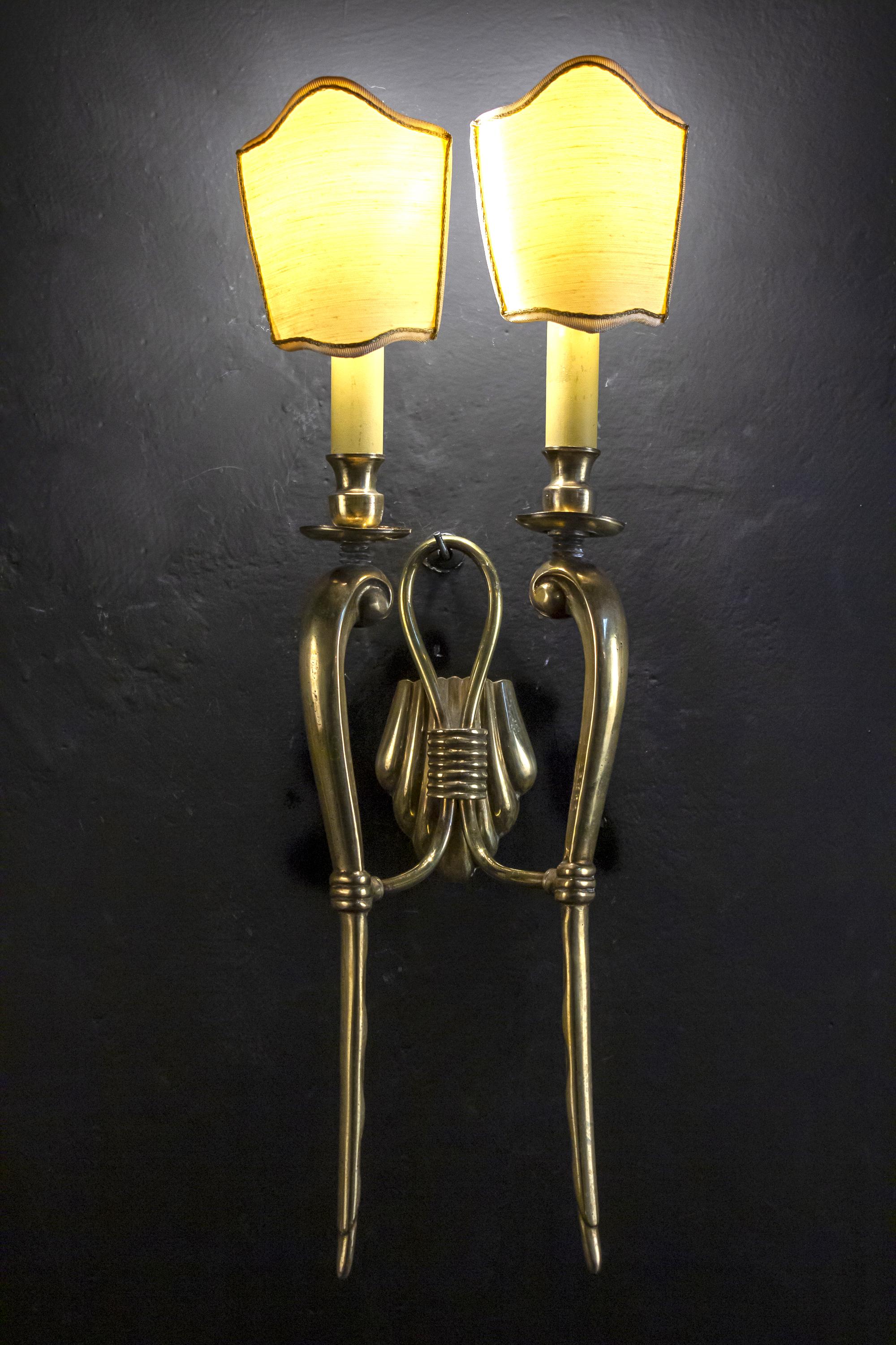 Pair of Midcentury Brass Scones or Wall Lights Italy Guglielmo Ulrich Style 1940 For Sale 5