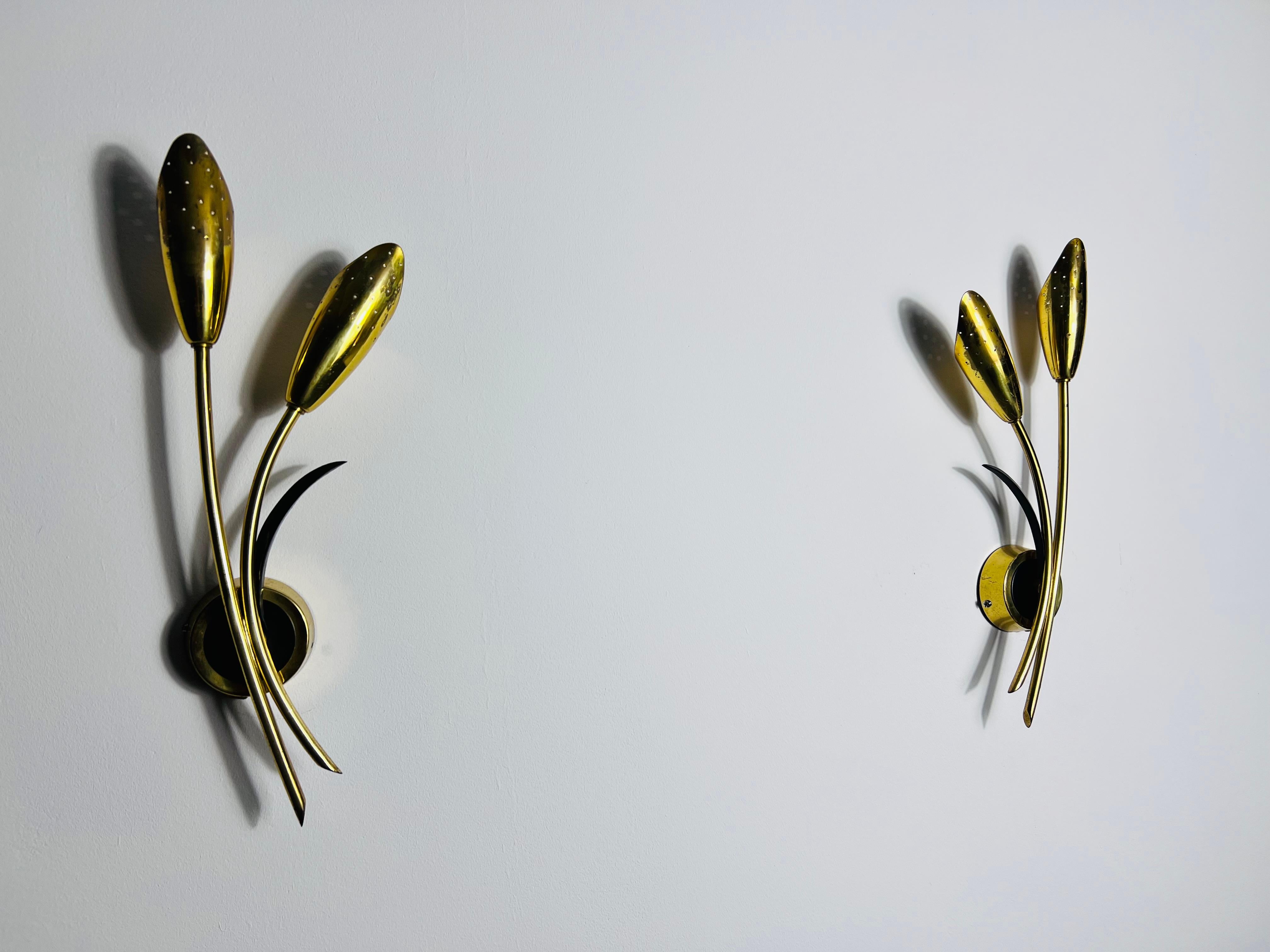 Pair of Mid-Century Brass Sputnik Wall Lamps, Italy, 1960s In Good Condition For Sale In Hagenbach, DE